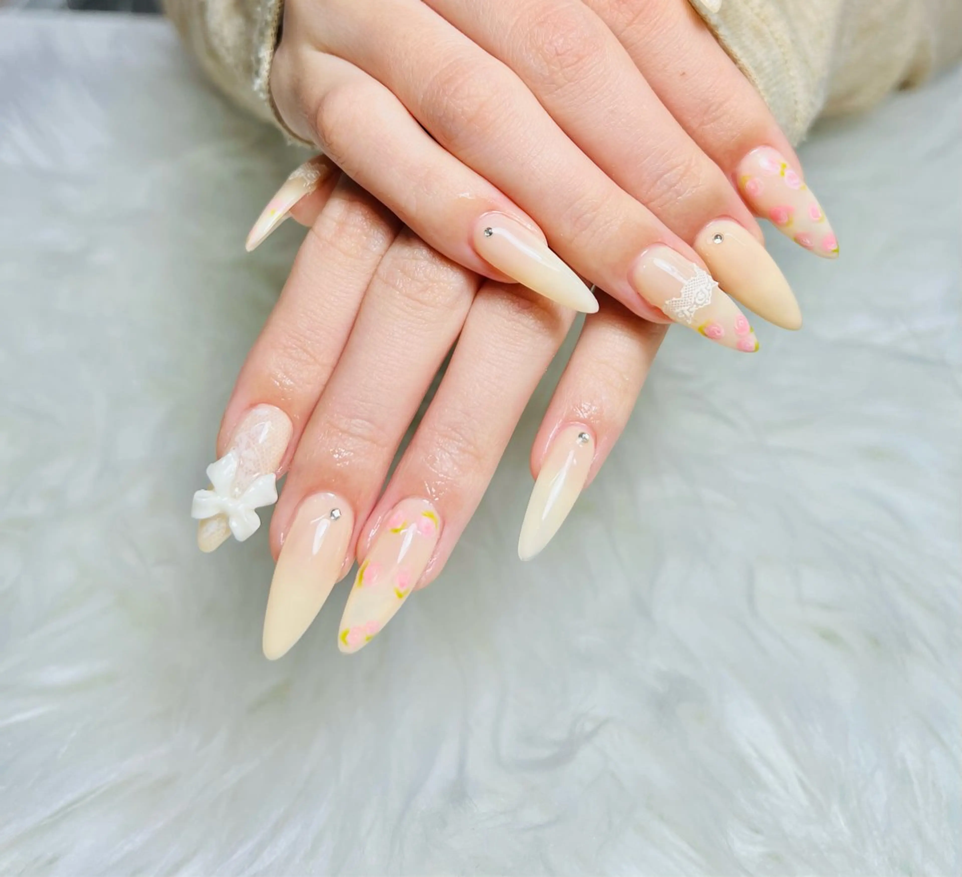 ネイル AURA NAILのネイルデザイン
