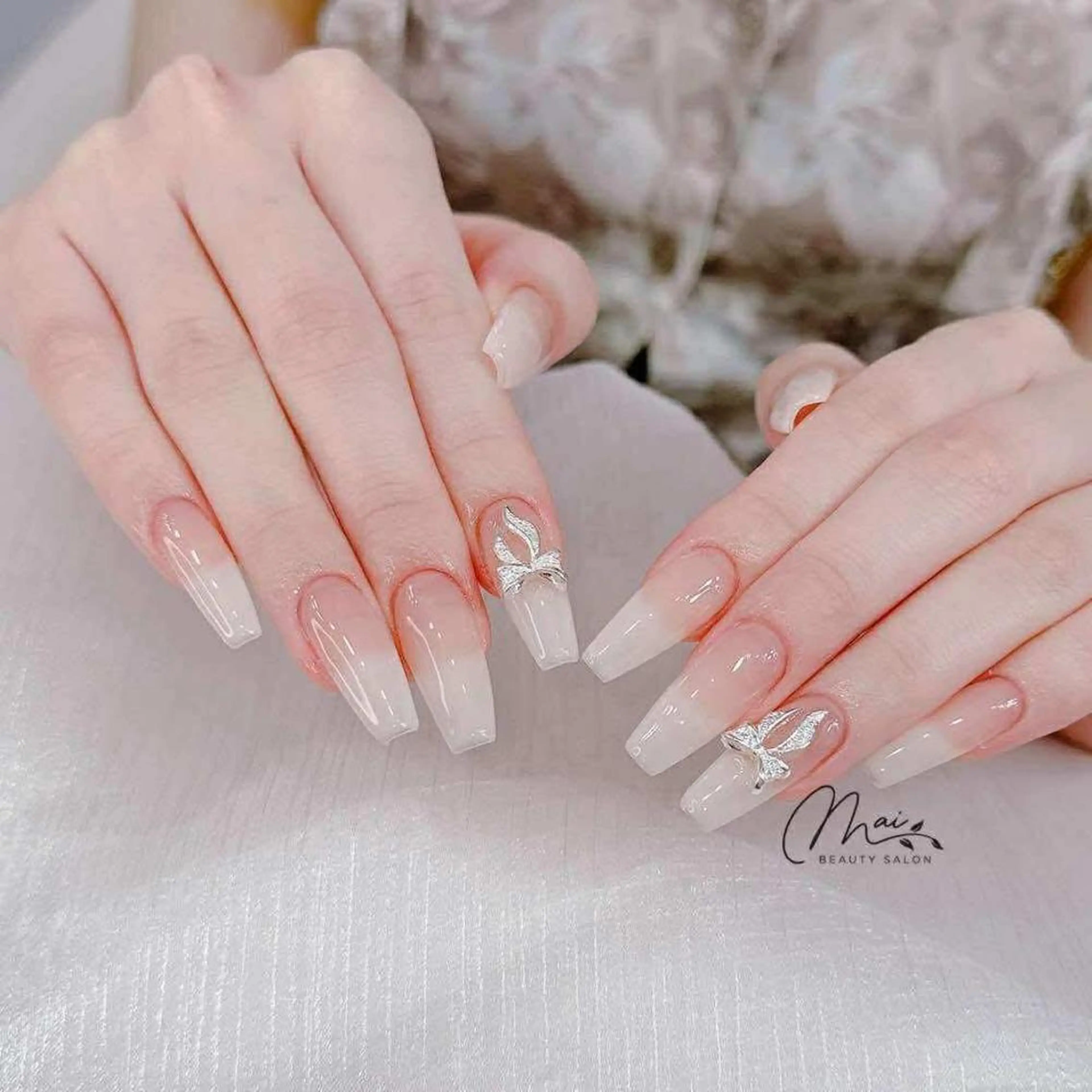 ネイル オーロラネイル チークネイル 長さ出し フラッシュネイル フットネイル MaiBeauty To  Toのネイルデザイン