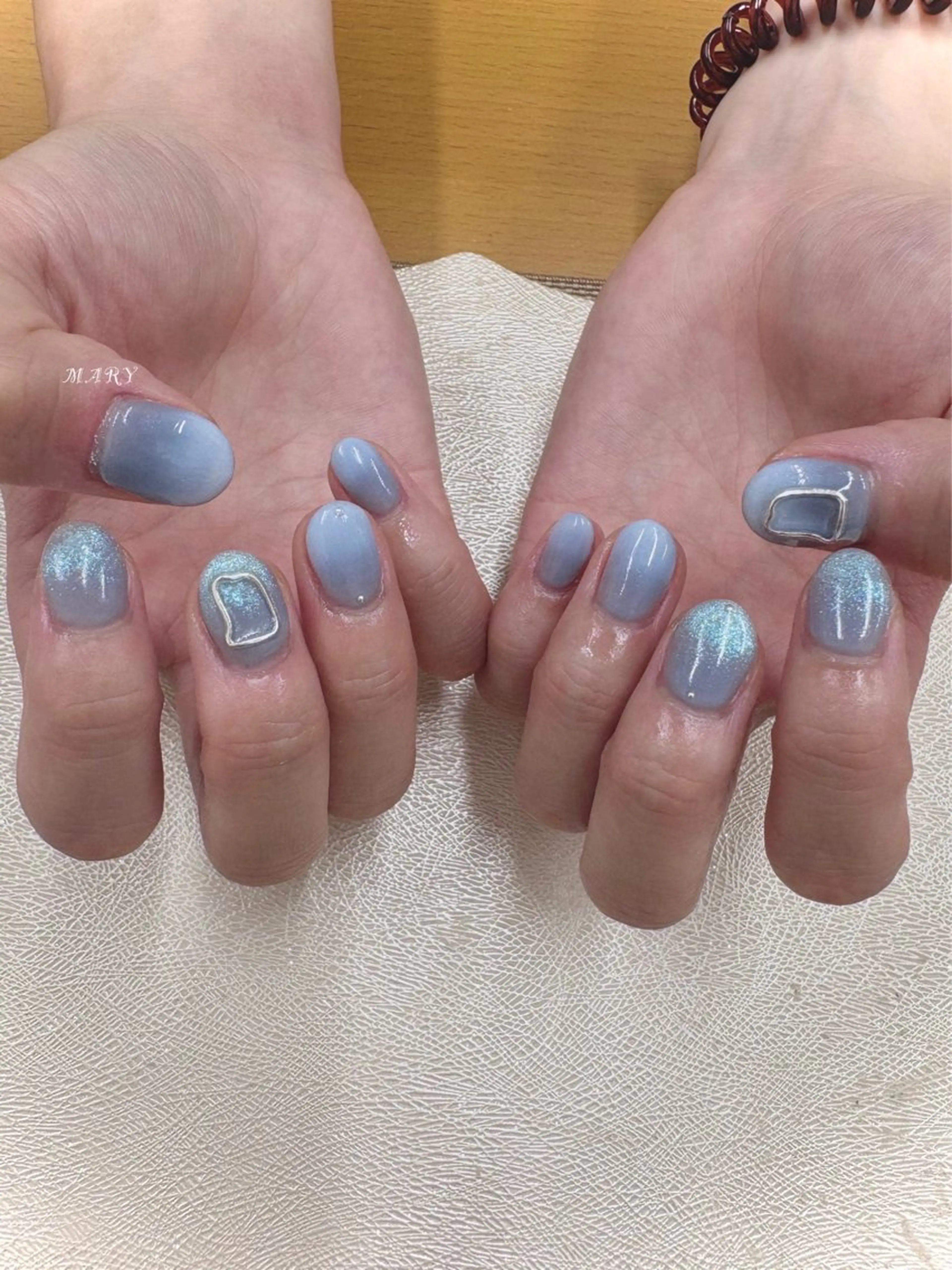 ネイル グラデーション 水色 ニュアンスネイル 夏ネイル ハンドネイル Mary nail .narumiのネイルデザイン