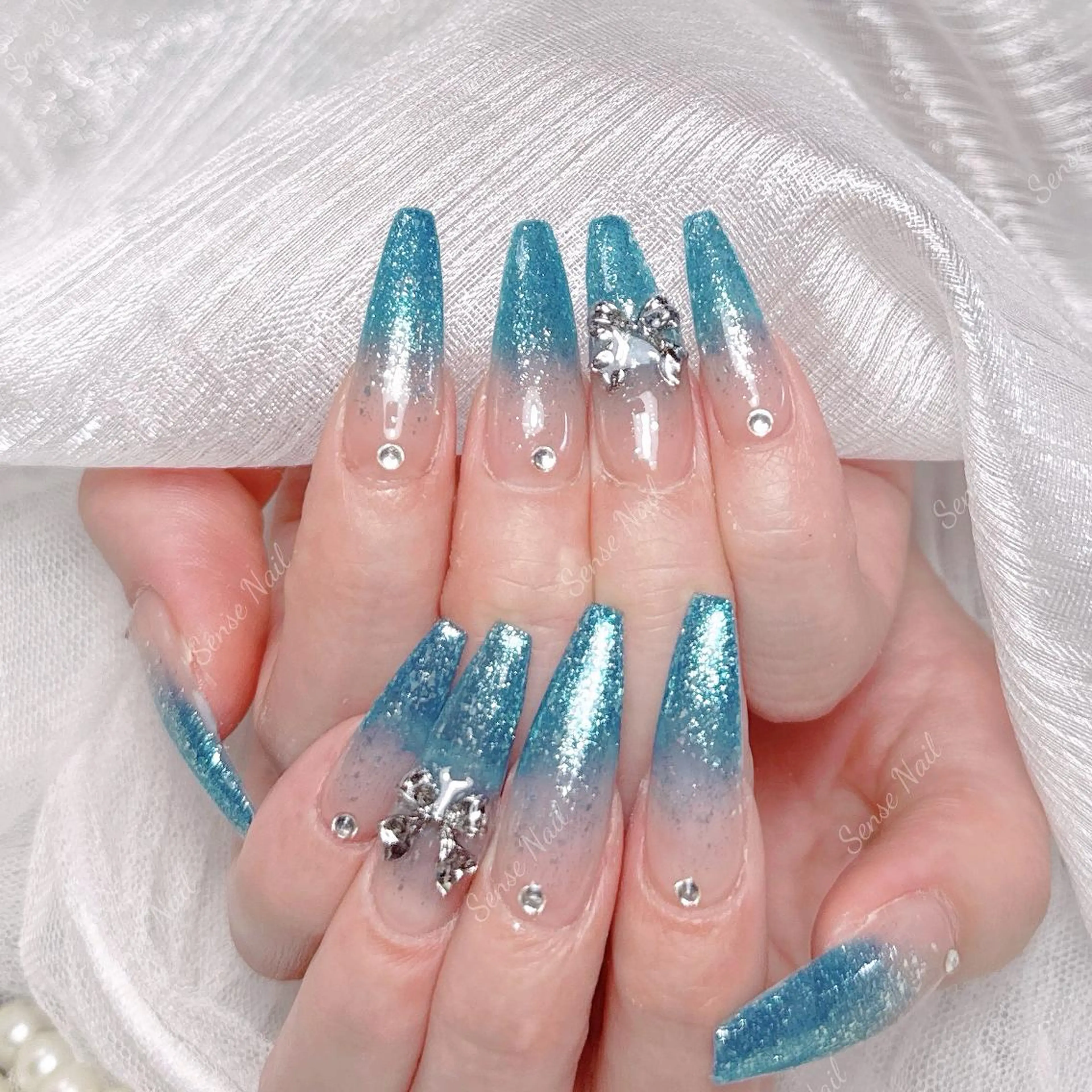 ネイル ストーンネイル ハンドネイル ハンドケア Maiii 💗のネイルデザイン