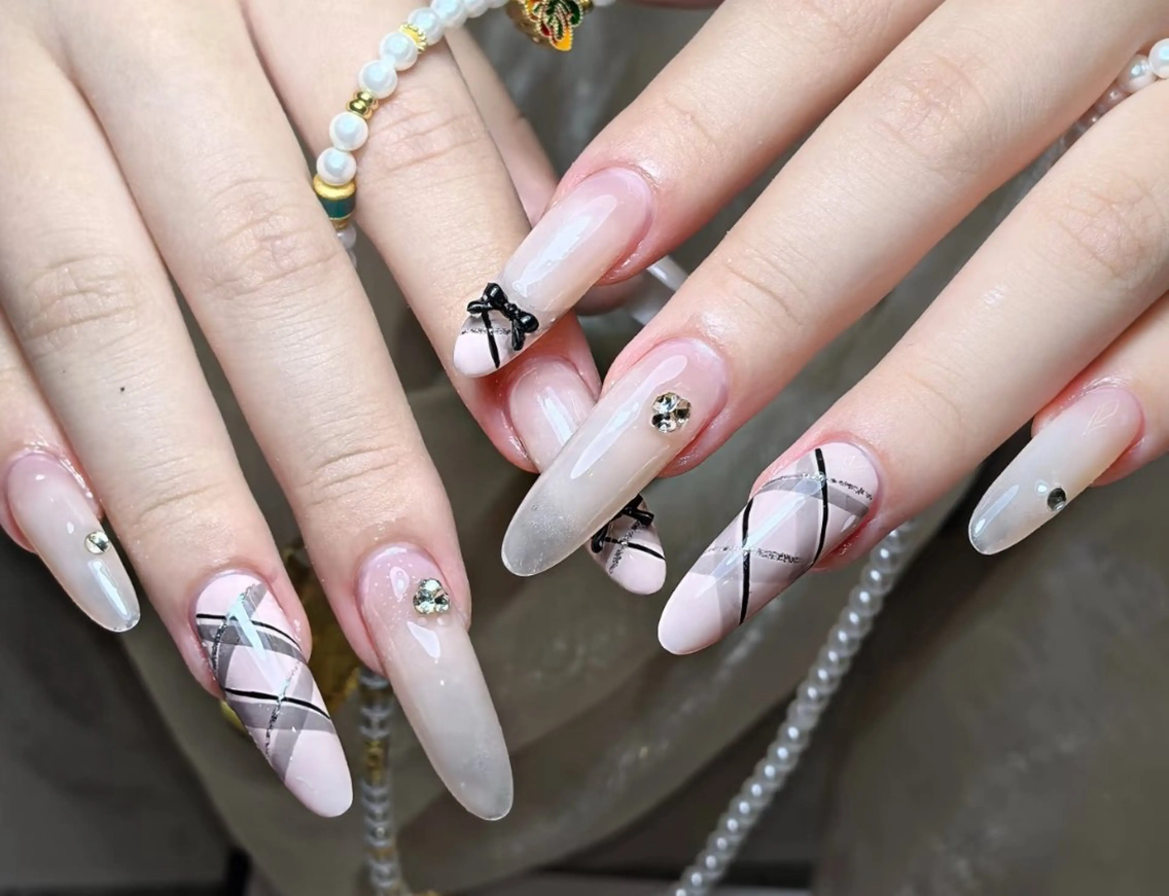 ネイル ハンドネイル ハンドケア 🍑 momo_nailのネイルデザイン