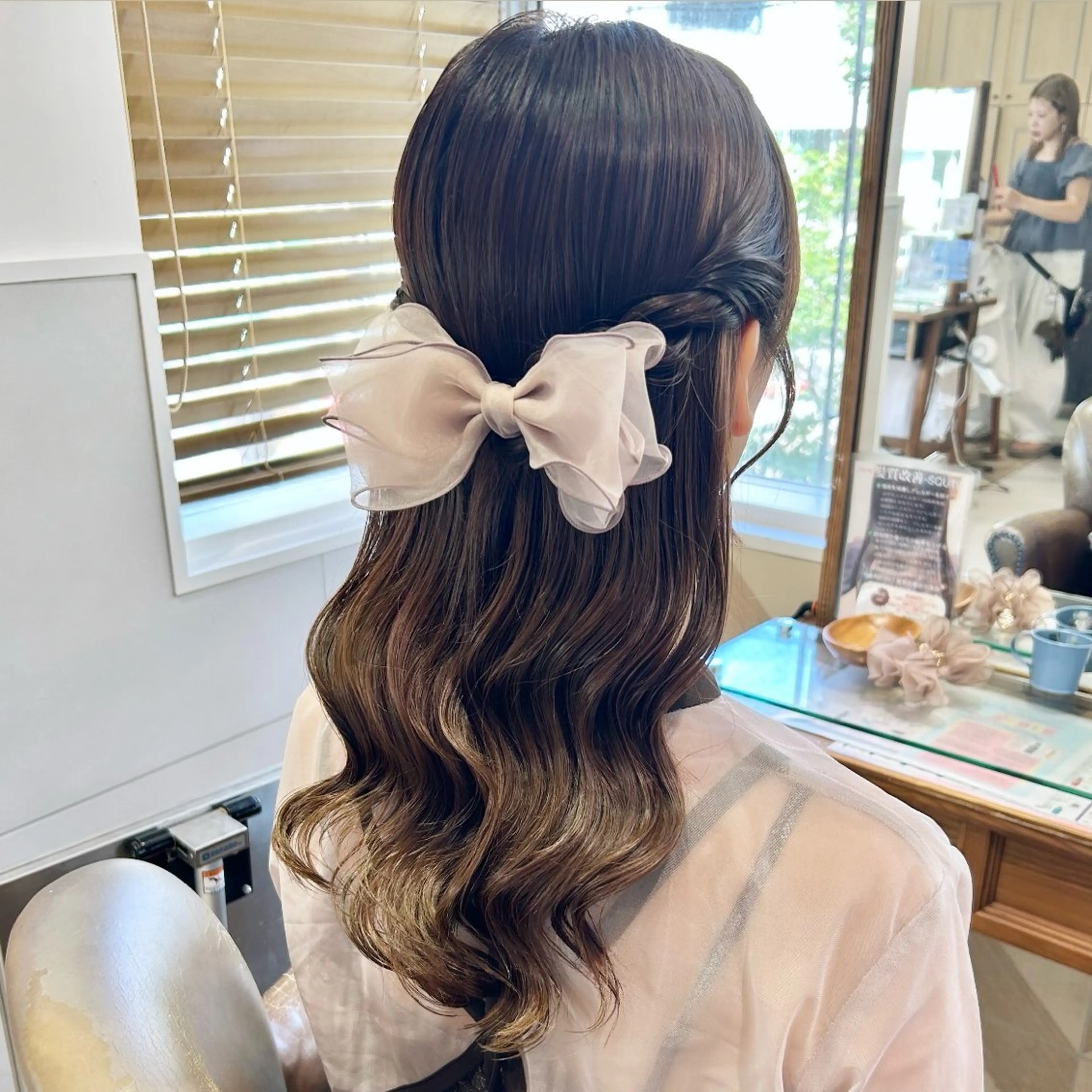 ロング カラー ヘアアレンジ ヘアセット 吉水 彩乃 /ボブ/艶感カラーのヘアスタイル