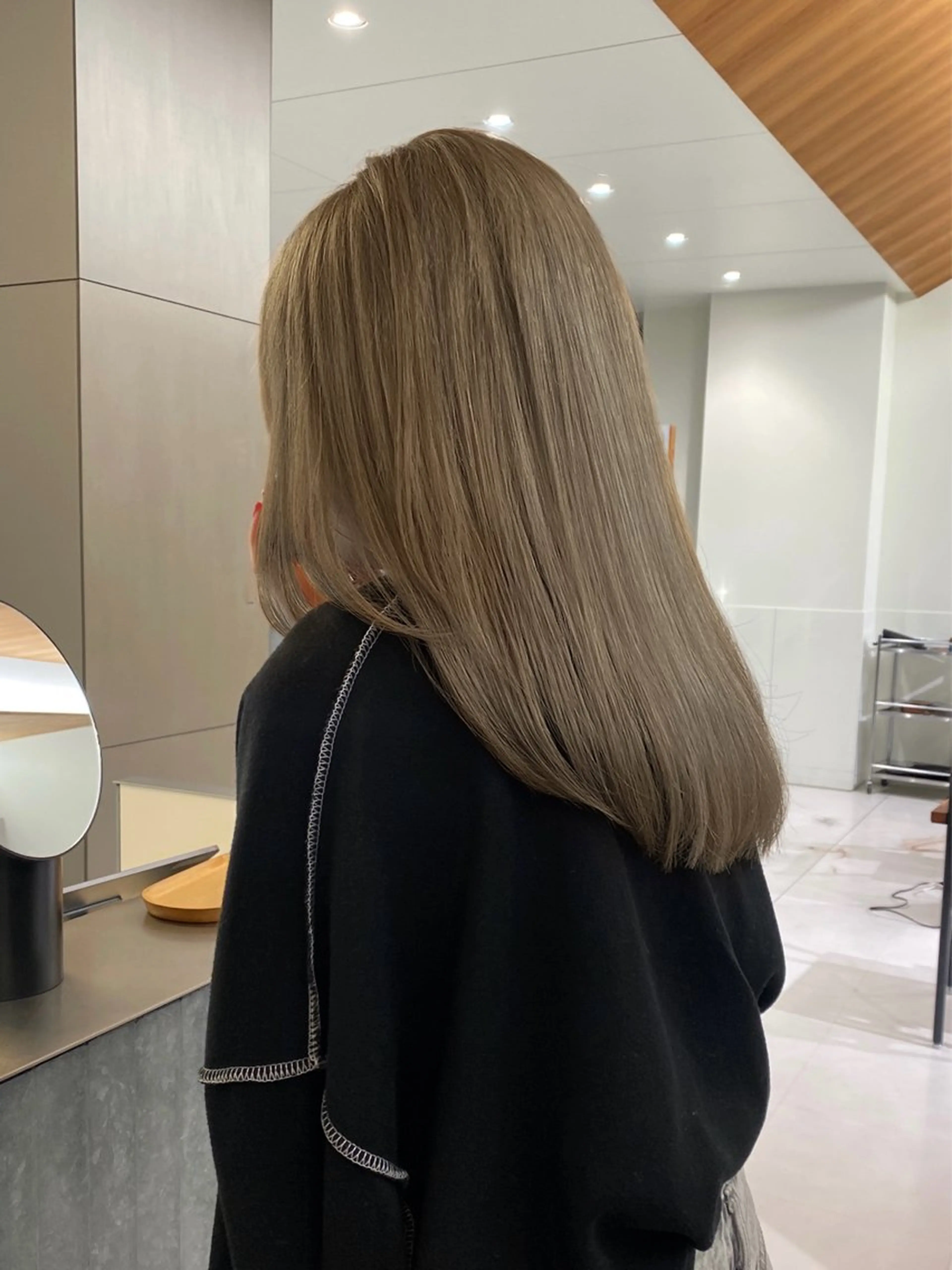 ロング カラー グレージュ ラベンダーカラー オレンジ 高発色ブリーチ/ ハイレイヤー🪽aiのヘアスタイル