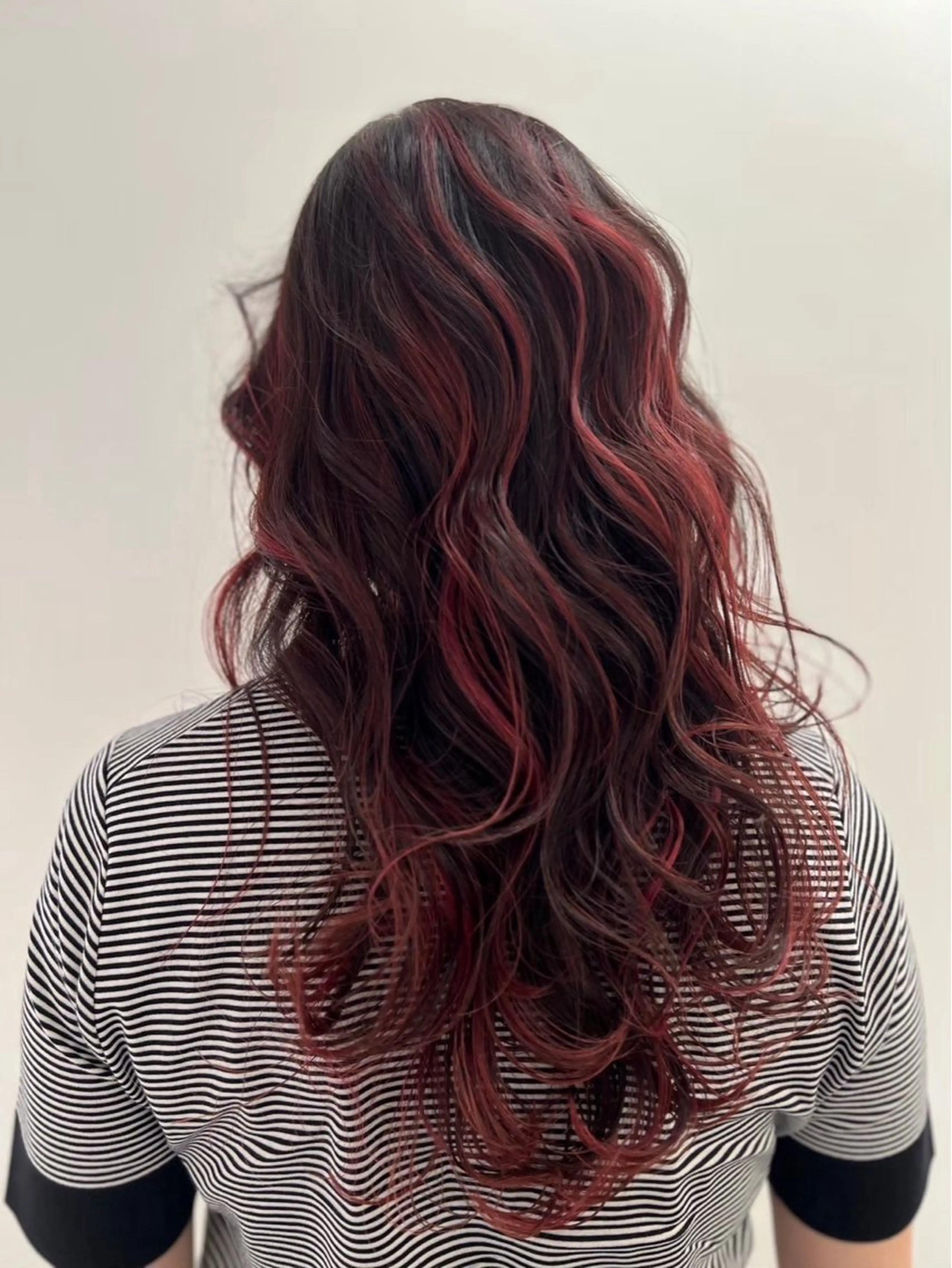 セミロング ヘアカラー UNBIRTHDAY akariのヘアスタイル