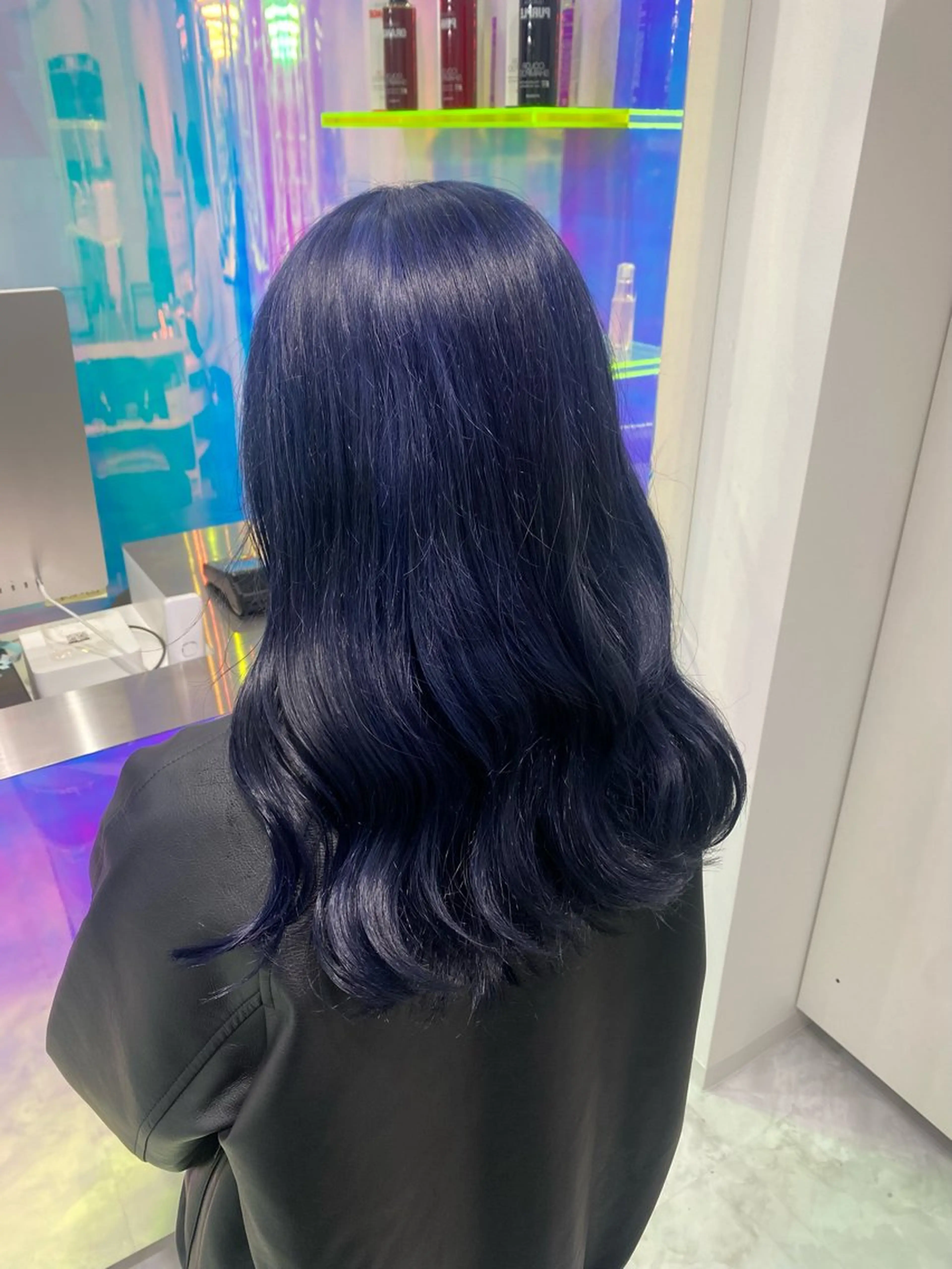 セミロング カラー パーマ ヘアアレンジ 透明感ブリーチカラー 🌈TOMOHIROのヘアスタイル