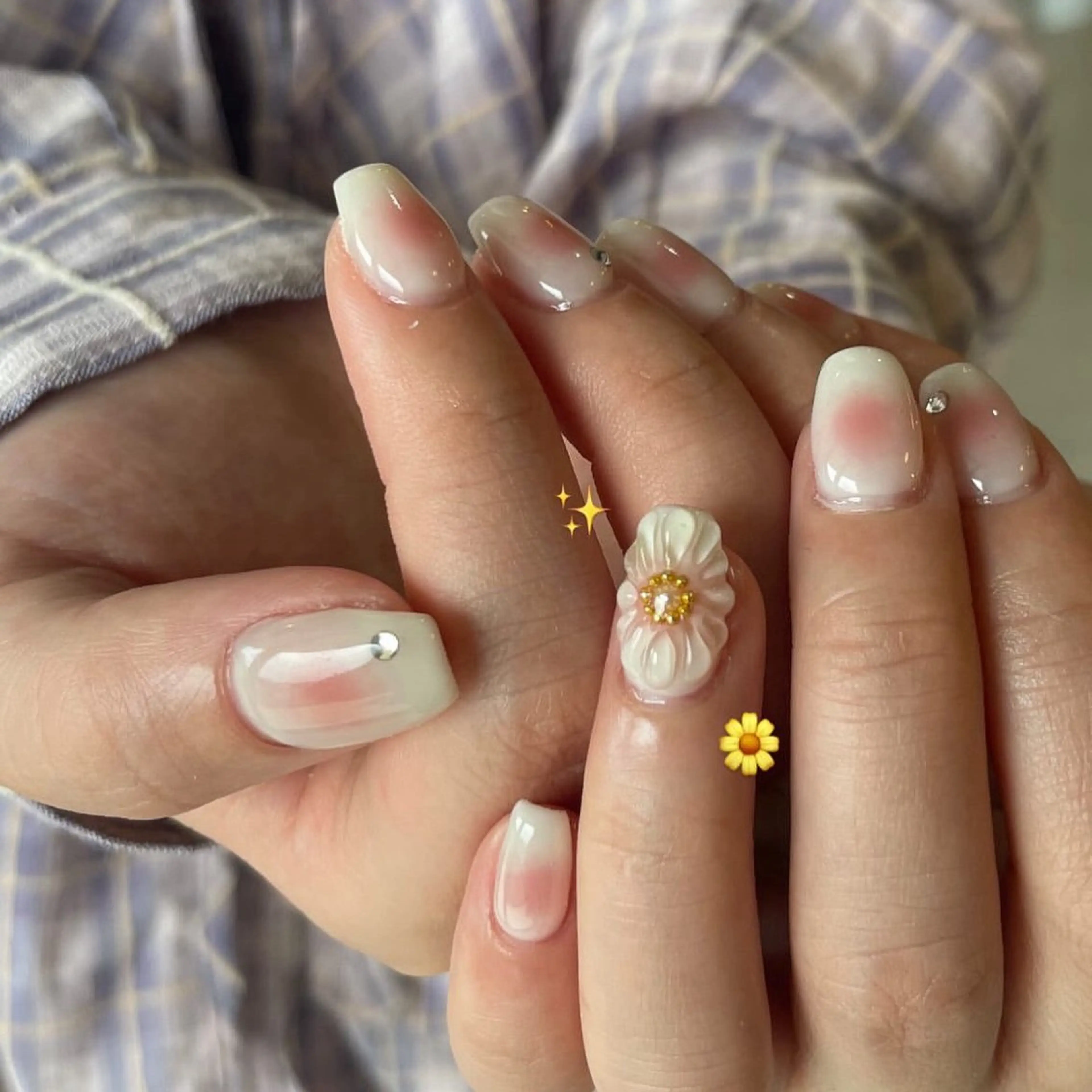 ネイル ハンドネイル nailsalon YOLOのネイルデザイン