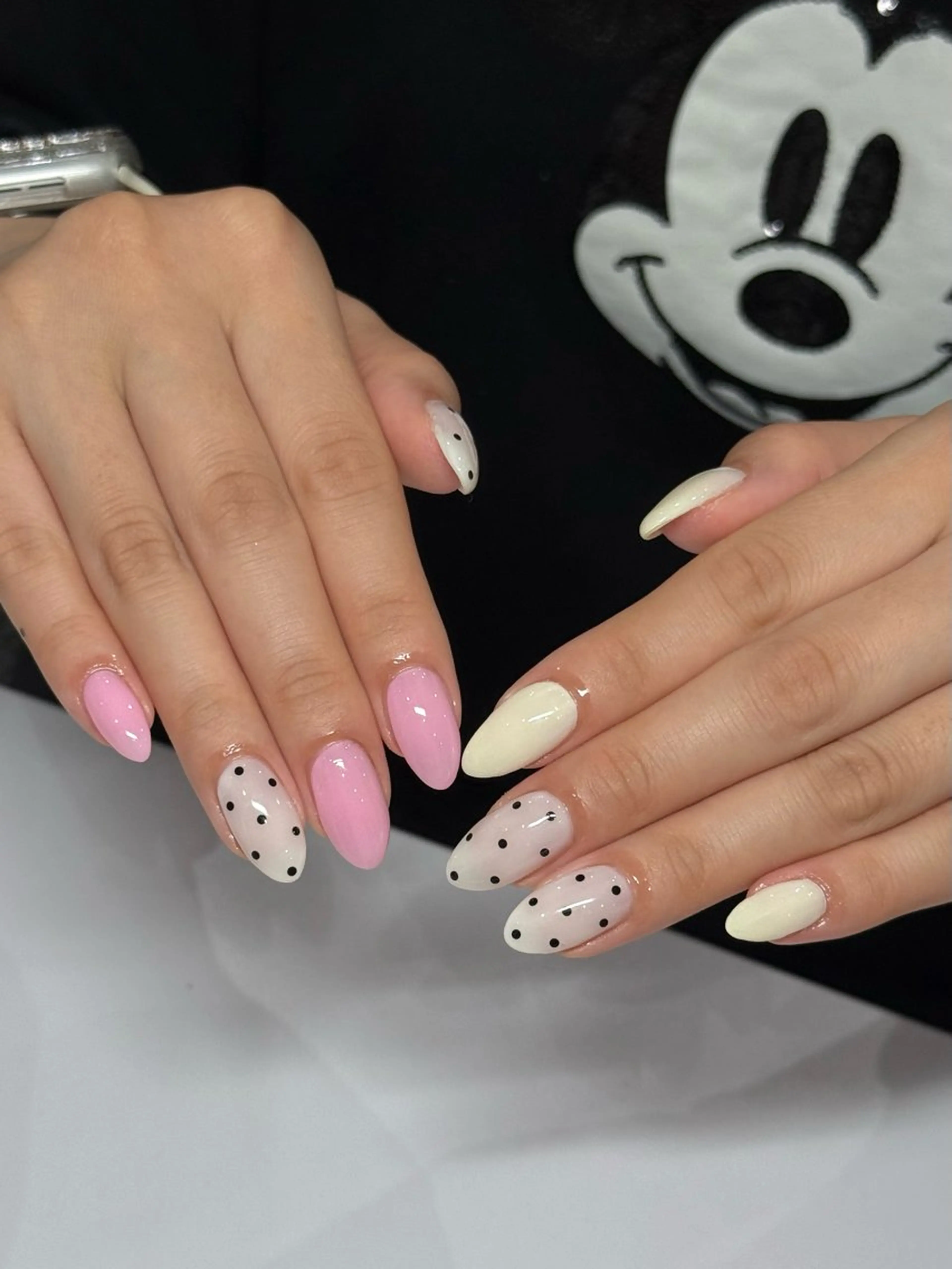 ネイル 𝘉𝘢𝘣𝘦𝘭 𝘜𝘮𝘪のネイルデザイン