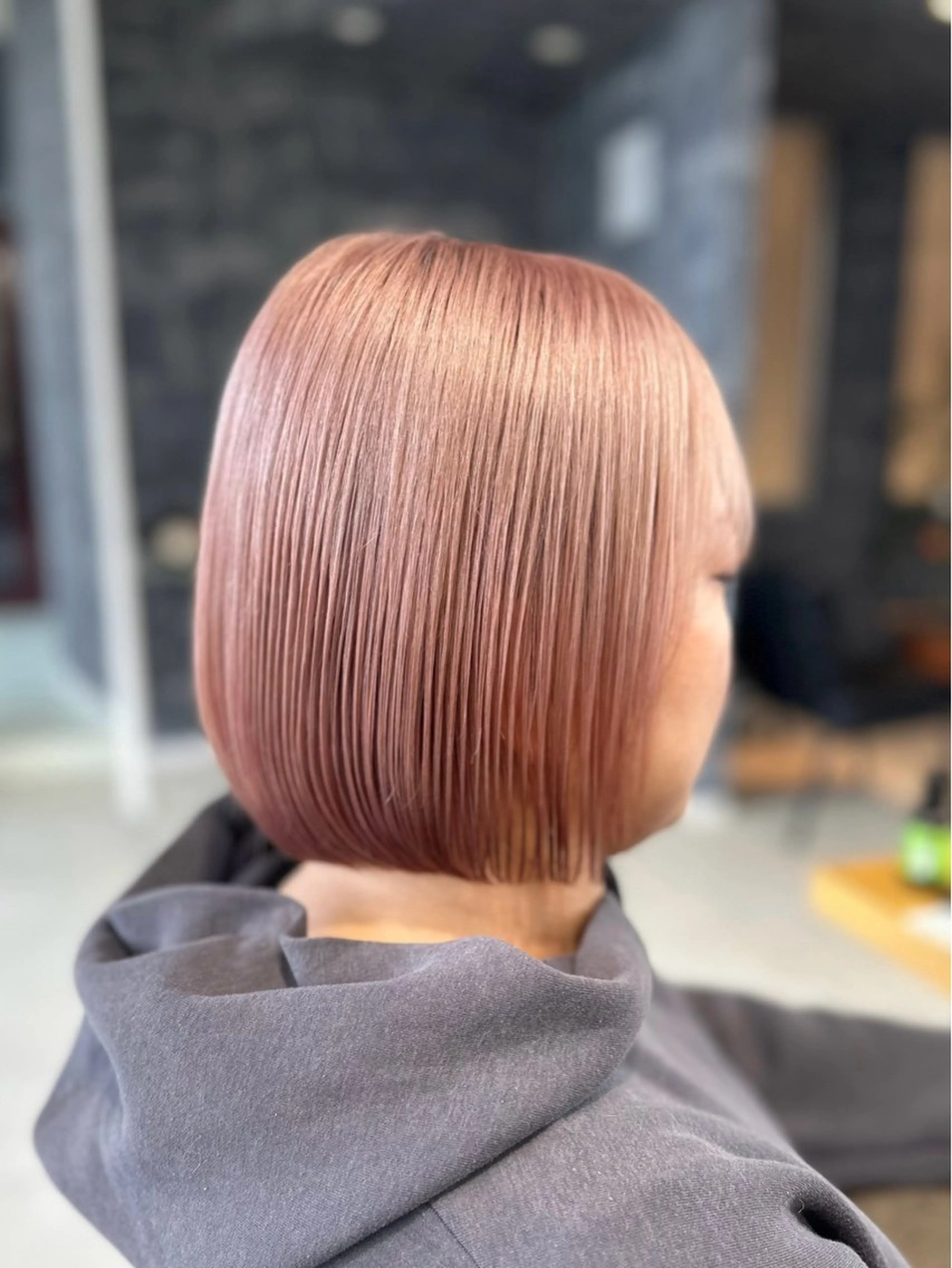 ミディアム カラー ベージュカラー ブリーチ ブロンド 透明感カラー デザインカラー ⭐️さき⭐️ カラー/エクステのヘアスタイル