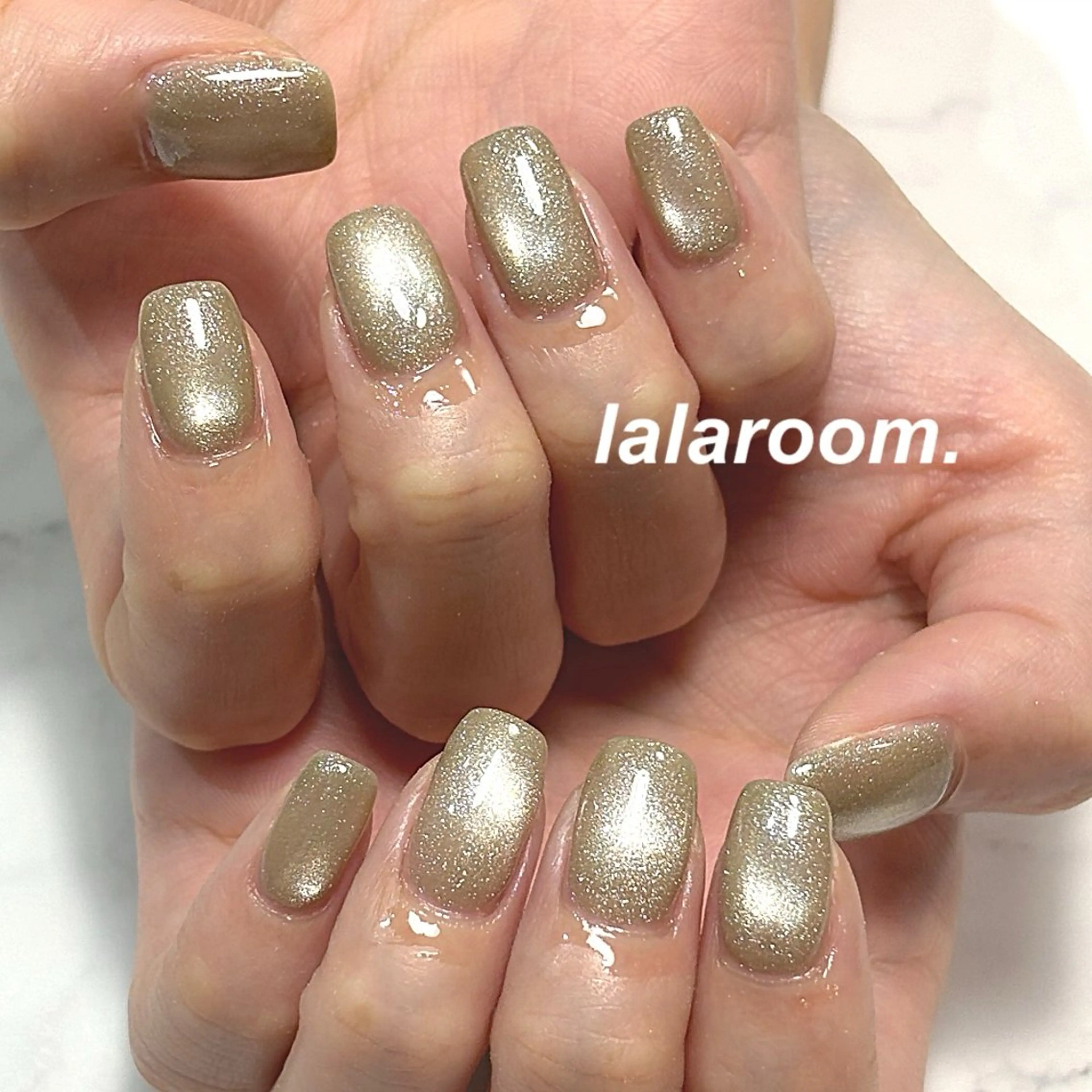 ネイル キラキラネイル マグネットネイル オフィスネイル ワンカラーネイル シンプルネイル ハンドネイル lalaroom. nailsalon航空公園店所属・lala room.のネイルデザイン