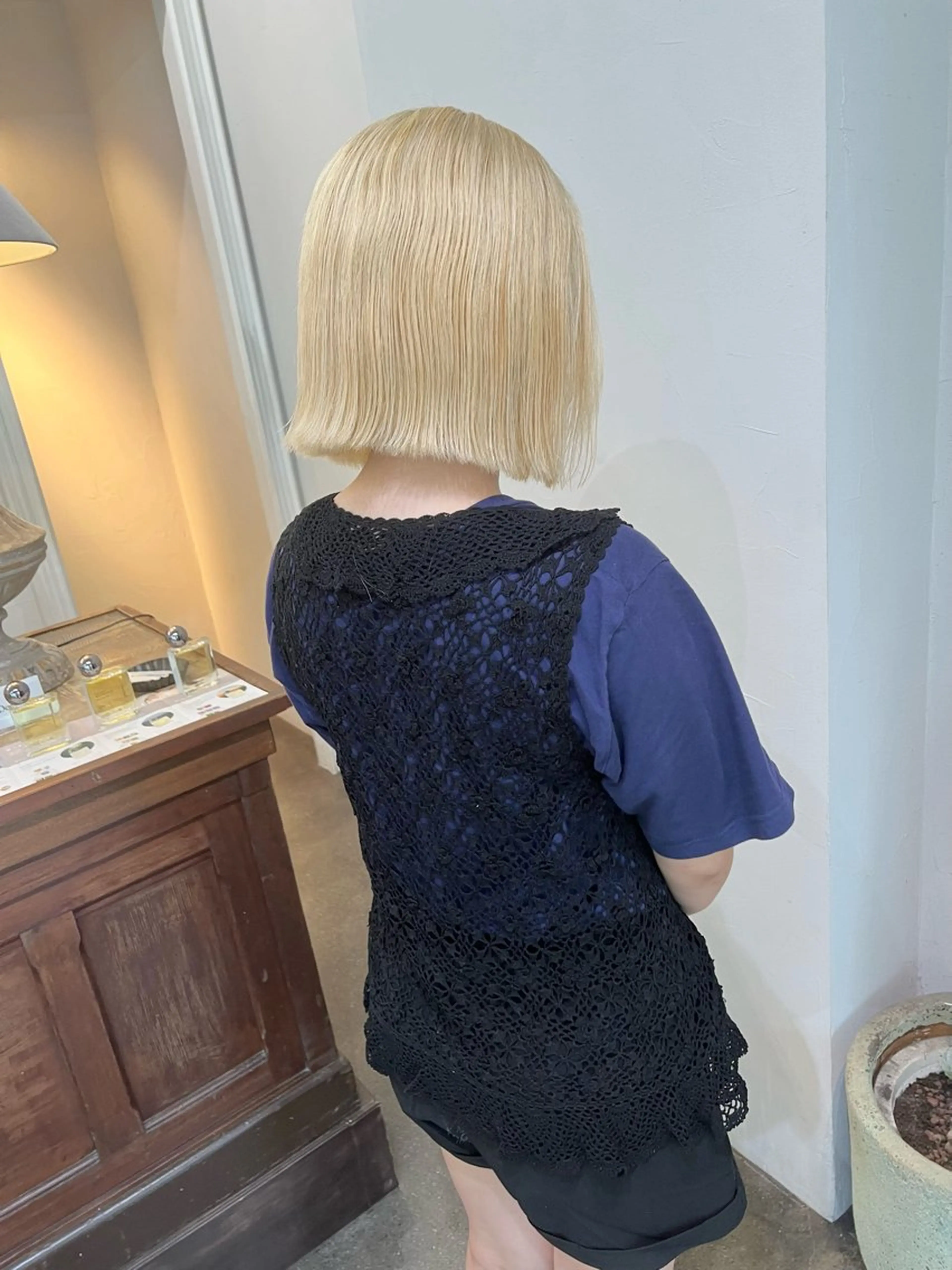 ショート カラー 切りっぱなしボブ ブリーチ ブロンド ケアブリーチ ハイトーンカラー カット ヘアカラー 千葉 郁也のヘアスタイル