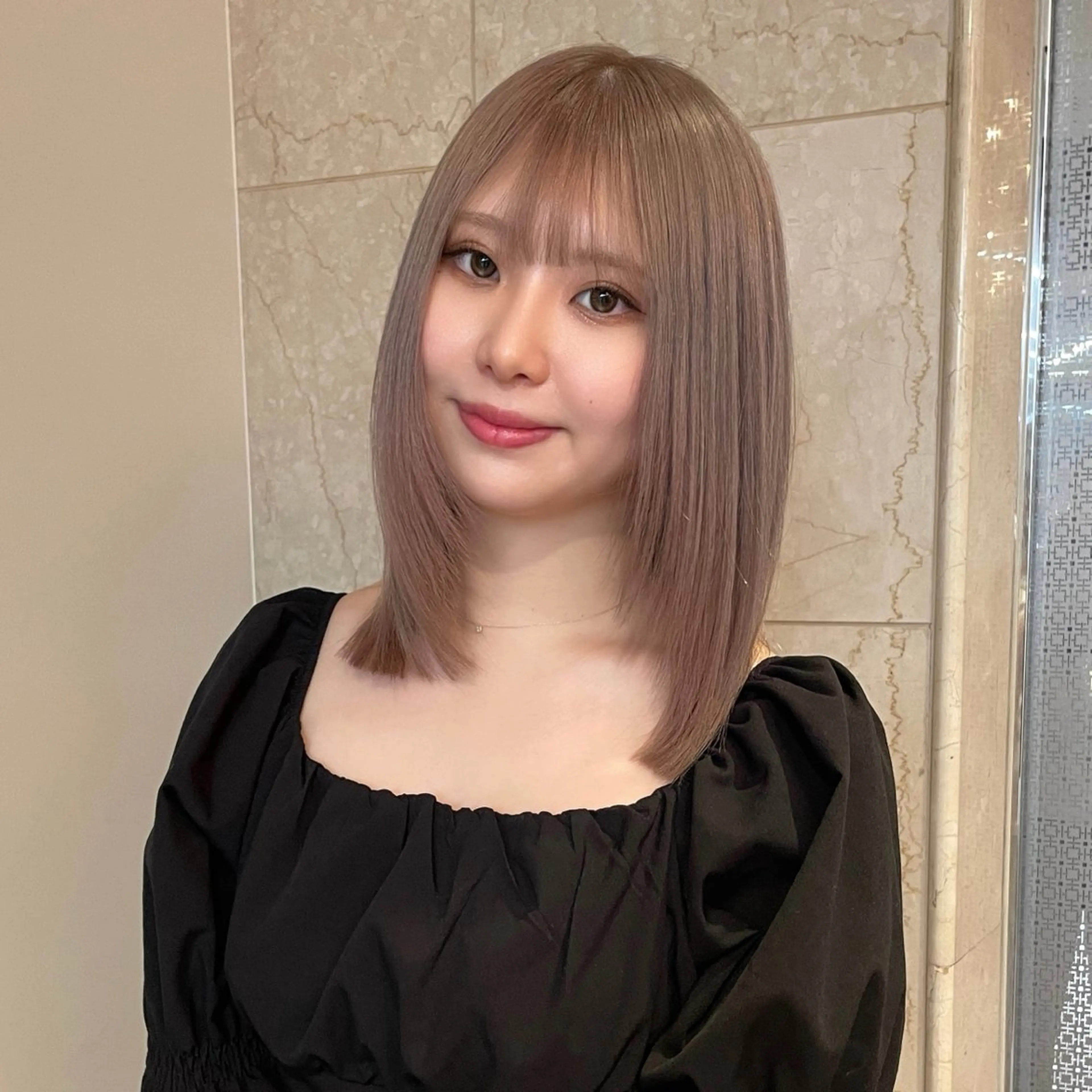 ミディアム カラー カット ヘアカラー トリートメント 透明感/ベージュ/ 艶髪/ボブ🫧門脇由のヘアスタイル
