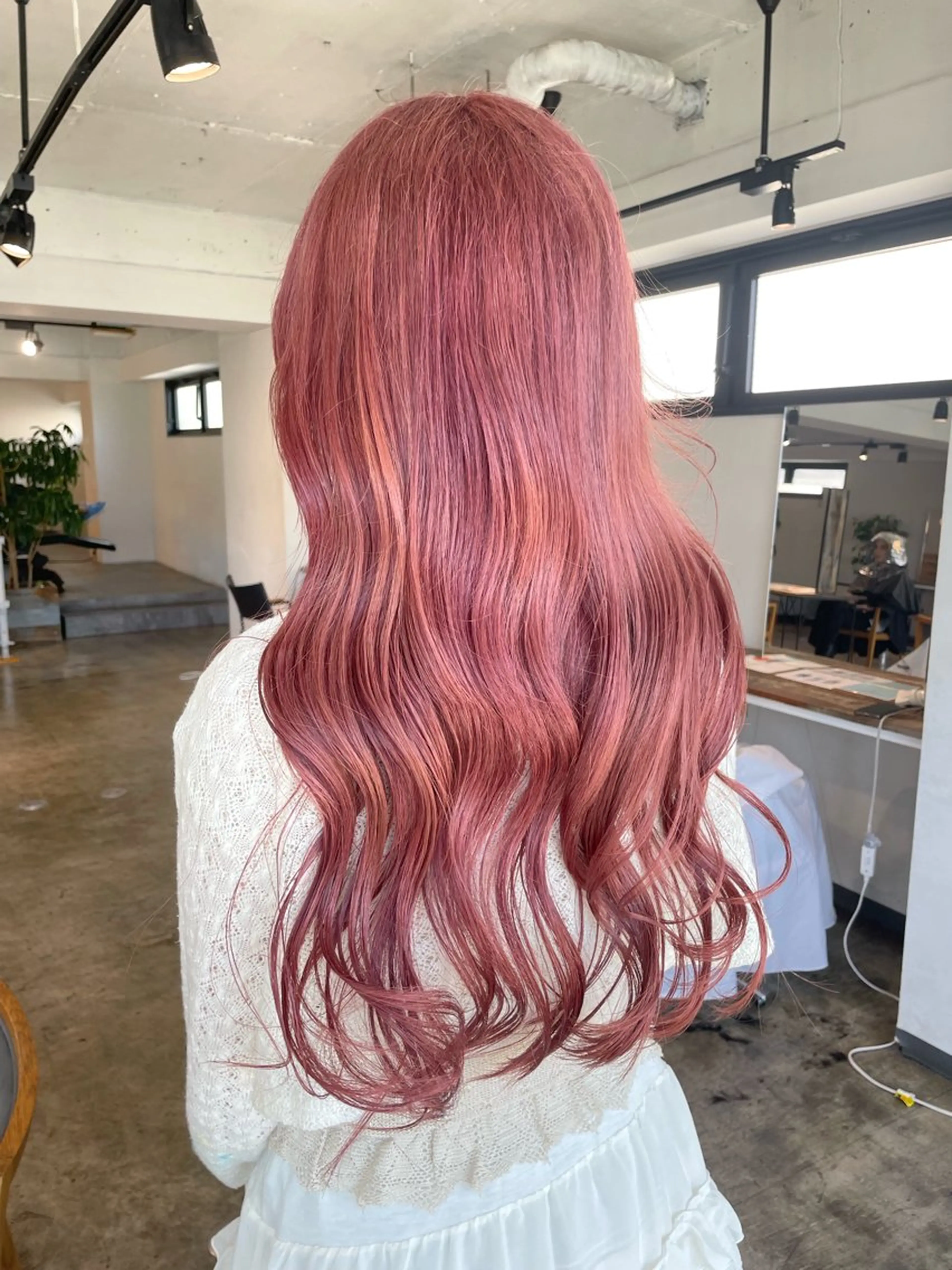 ロング カラー ベージュカラー ブリーチ ケアブリーチ ダブルカラー ピンクカラー ヘアカラー トリートメント 暖色カラー🍒 ケアブリーチ/akiのヘアスタイル