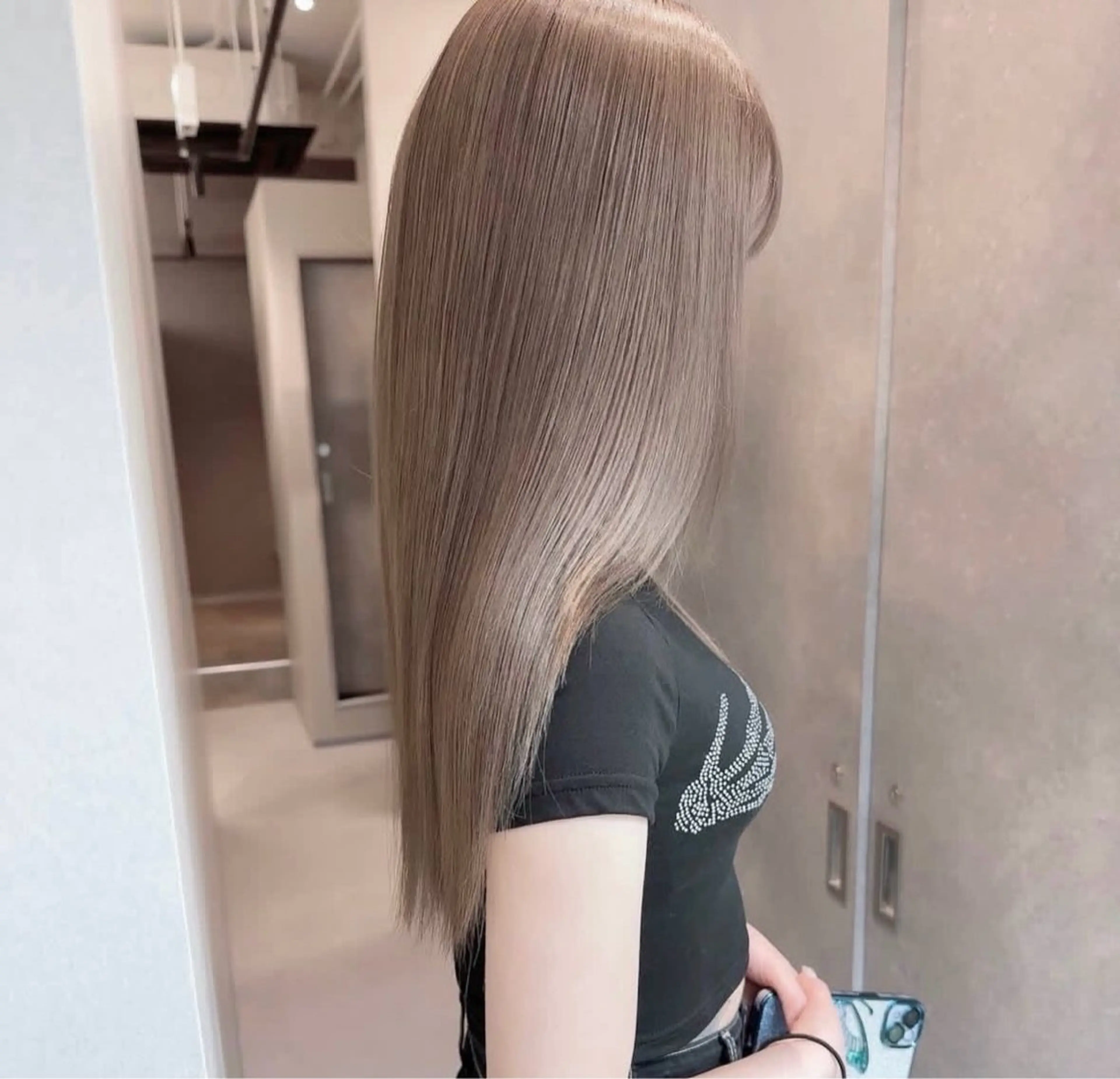 カラー VEGA日並 樹里のヘアスタイル