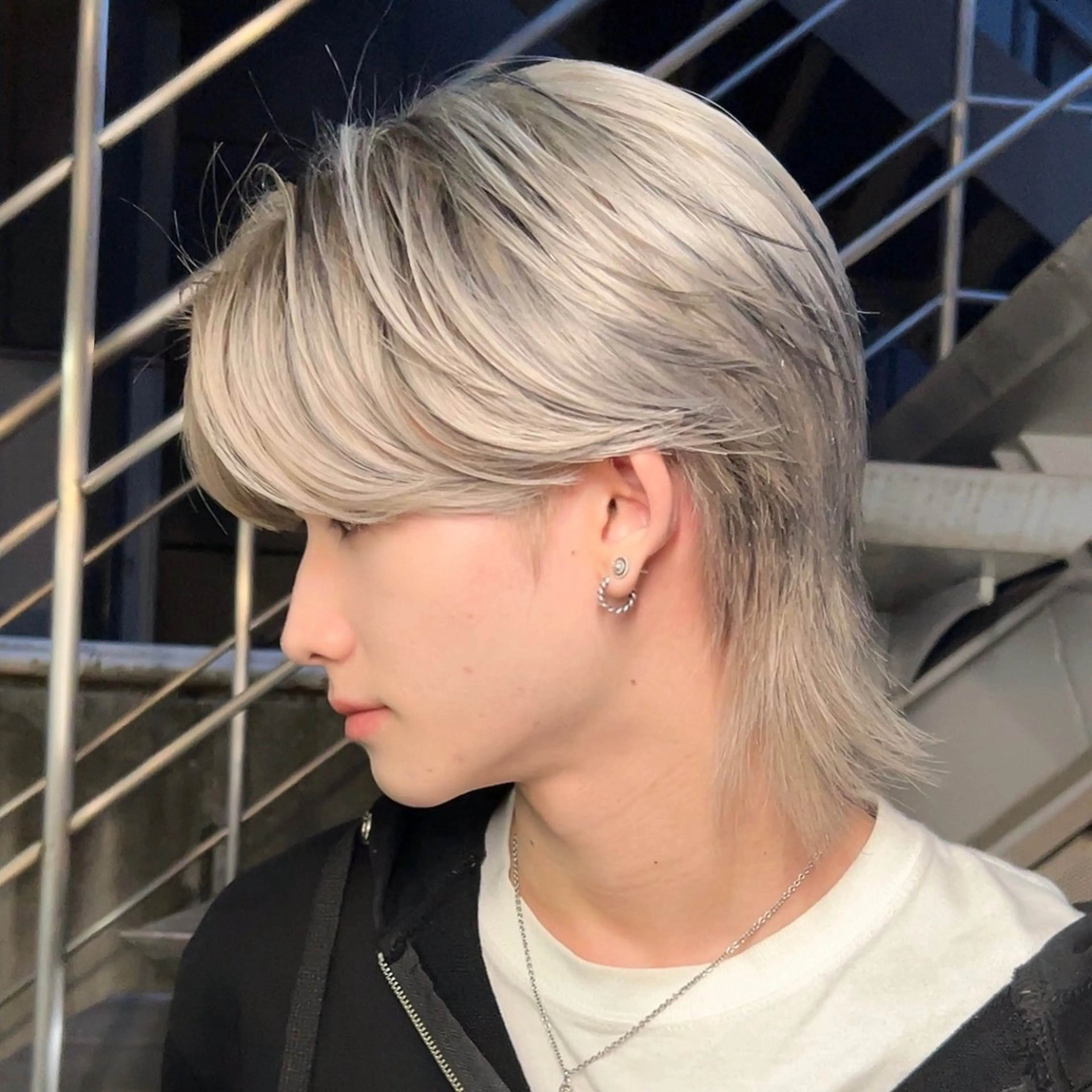 ミディアム カラー メンズ パーマ 岡田大志🇰🇷 中/韓メンズヘアのヘアスタイル