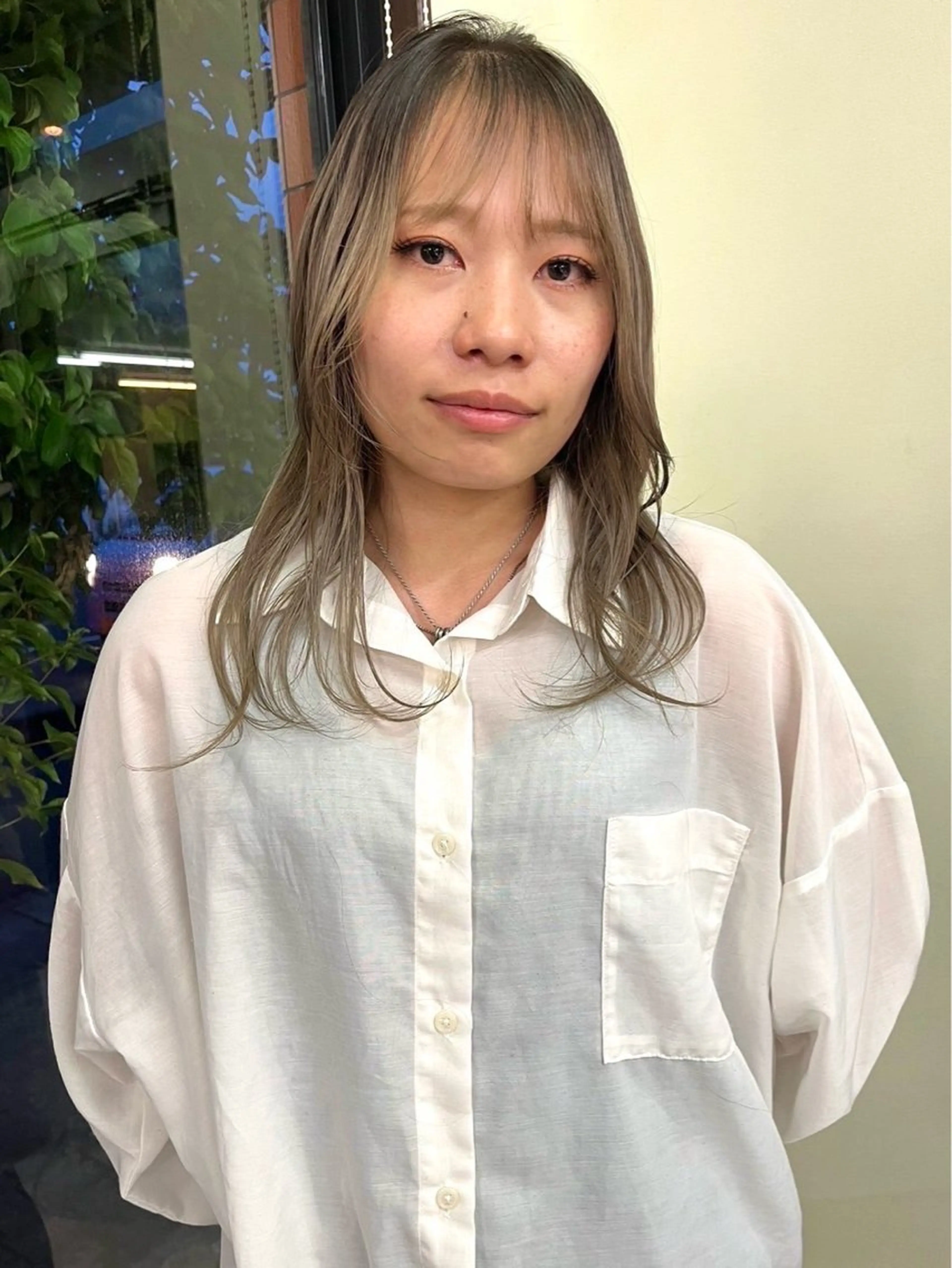 セミロング カラー ヘアアレンジ シルバー 外国人風カラー カット ヘアカラー 樋口智士/倉敷/中庄 /縮毛矯正/髪質改善のヘアスタイル