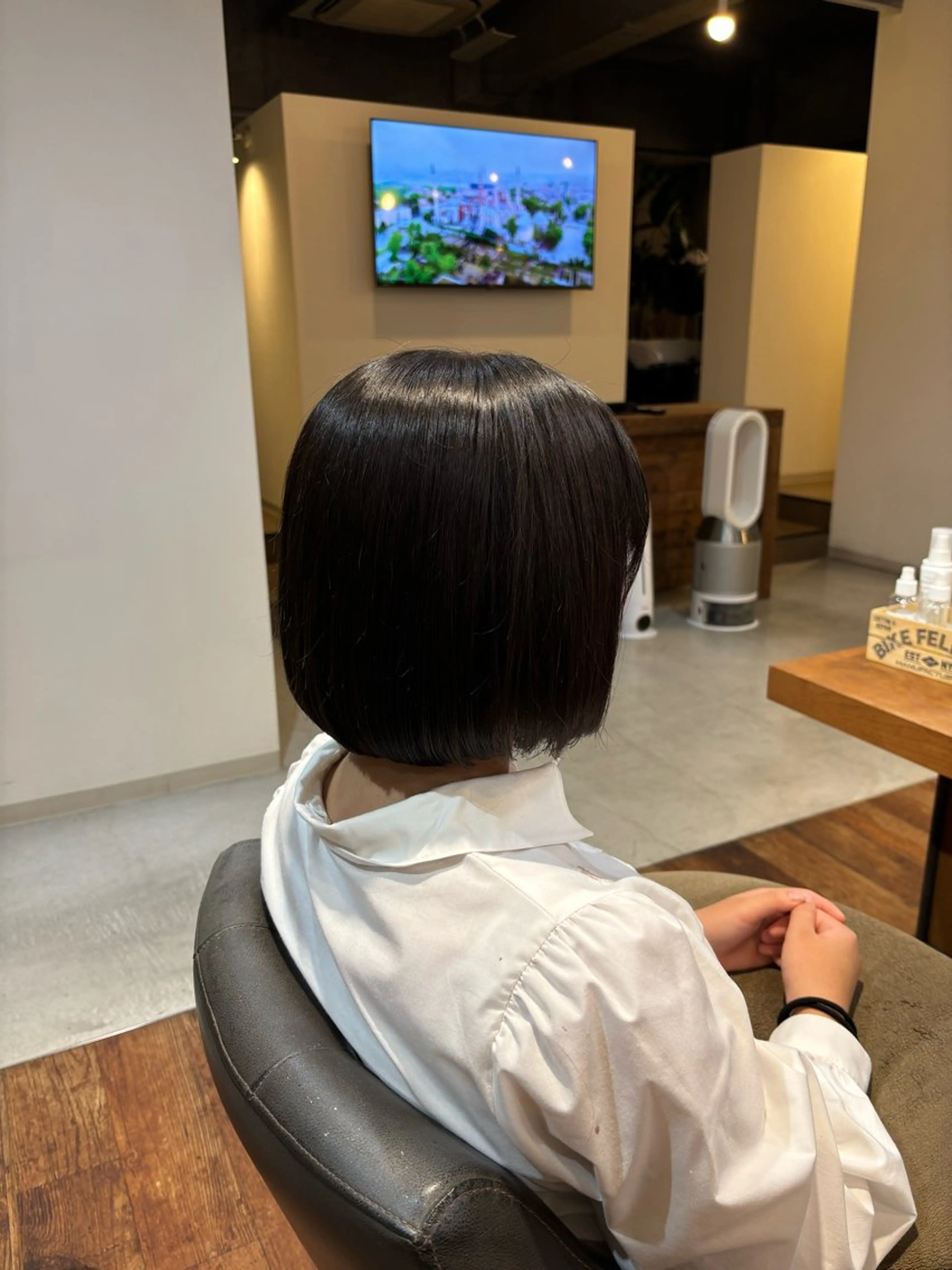 ショート ボブ カット 山形 梨沙のヘアスタイル