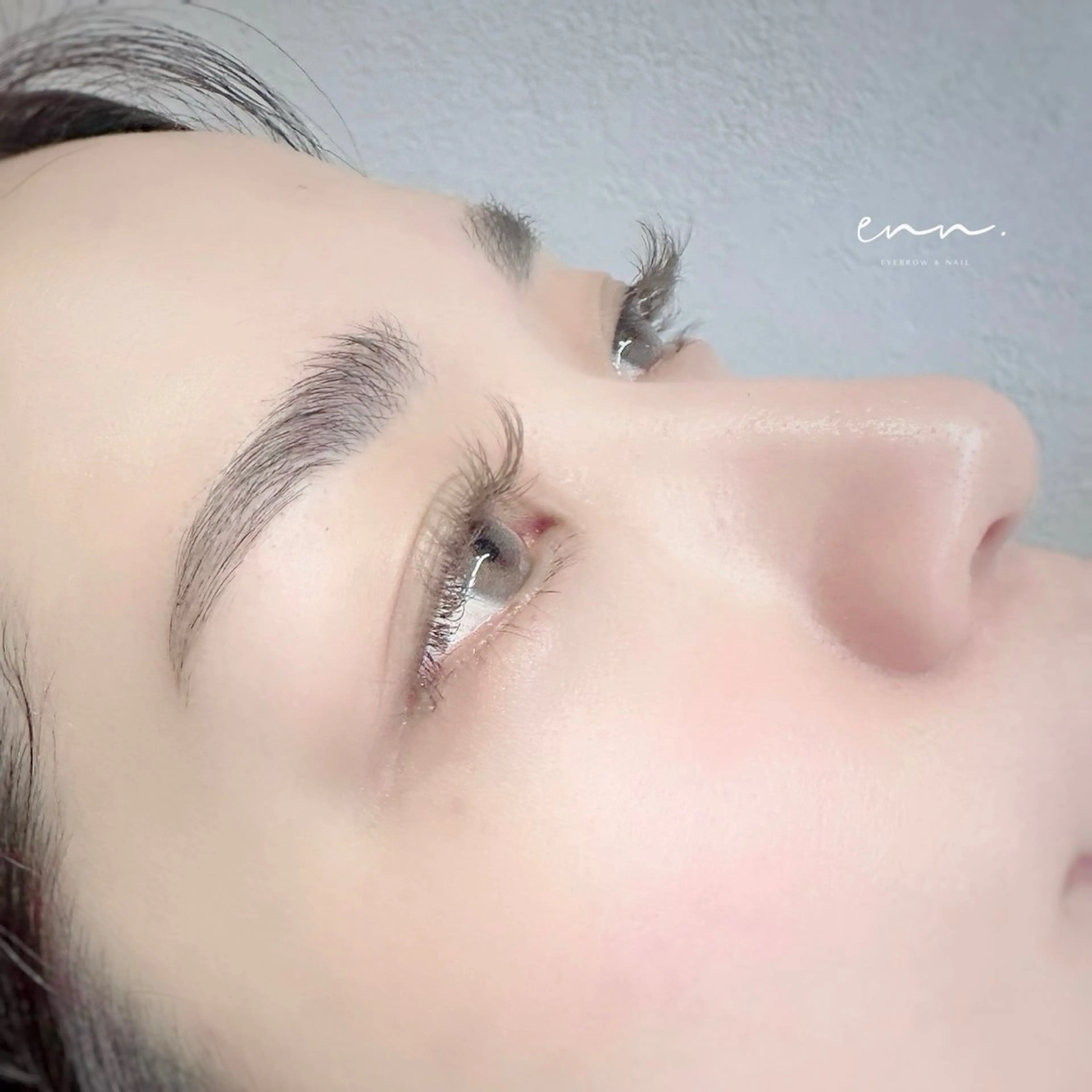 アイブロウ ハリウッドブロウリフト メンズアイブロウ 眉毛ワックス脱毛 ワックス脱毛 その他(アイブロウ) enn. 【眉毛/ネイル】のネイルデザイン