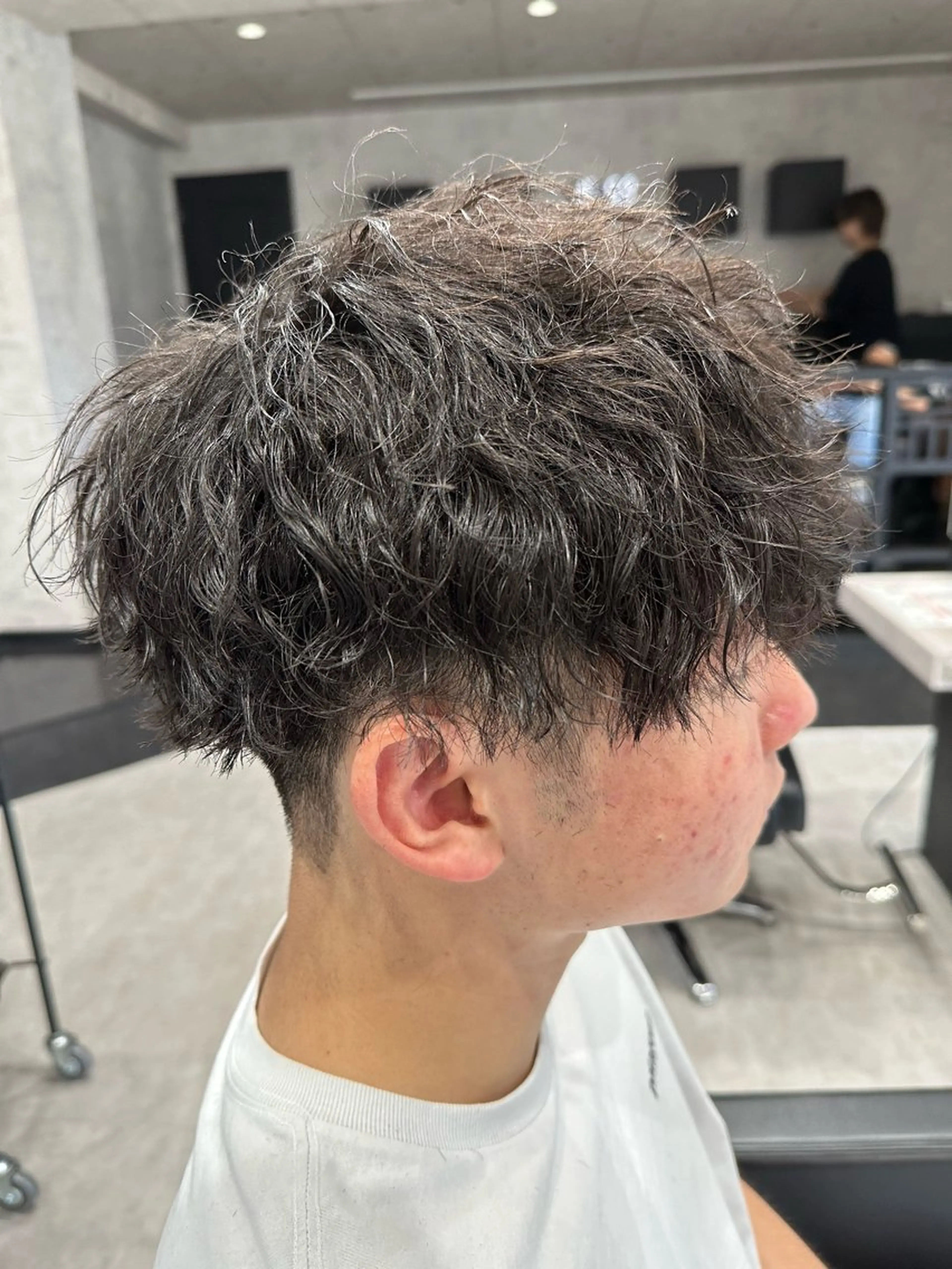 パーマ メンズ メンズパーマ ツイストスパイラルパーマ スパイラルパーマ カット ユウ🪄 パーマ指名No1のヘアスタイル