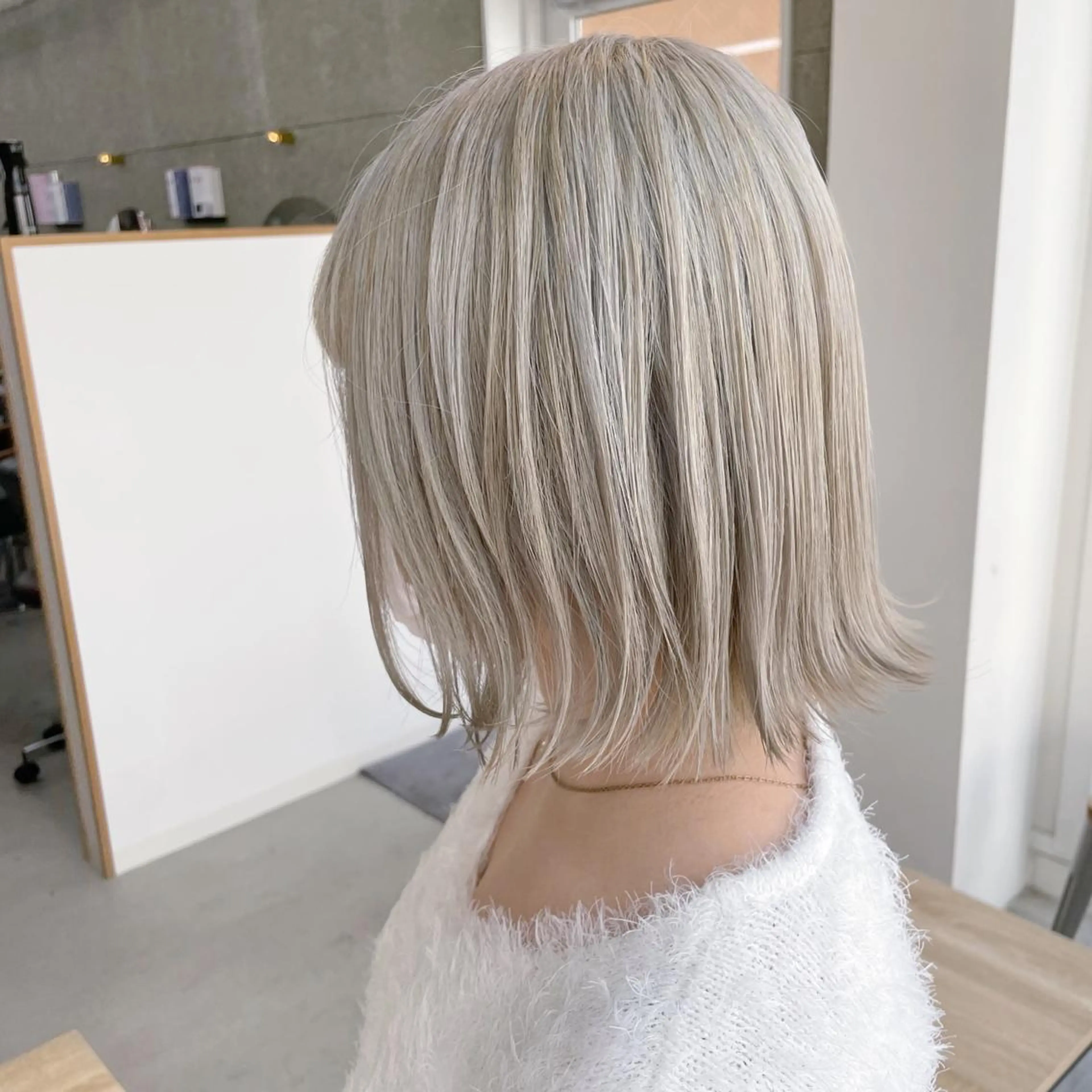 ショート カラー ヘアカラー トリートメント Lull (シェアサロンReco VIProom)所属・Lull1人美容室 バレイヤージュのヘアスタイル