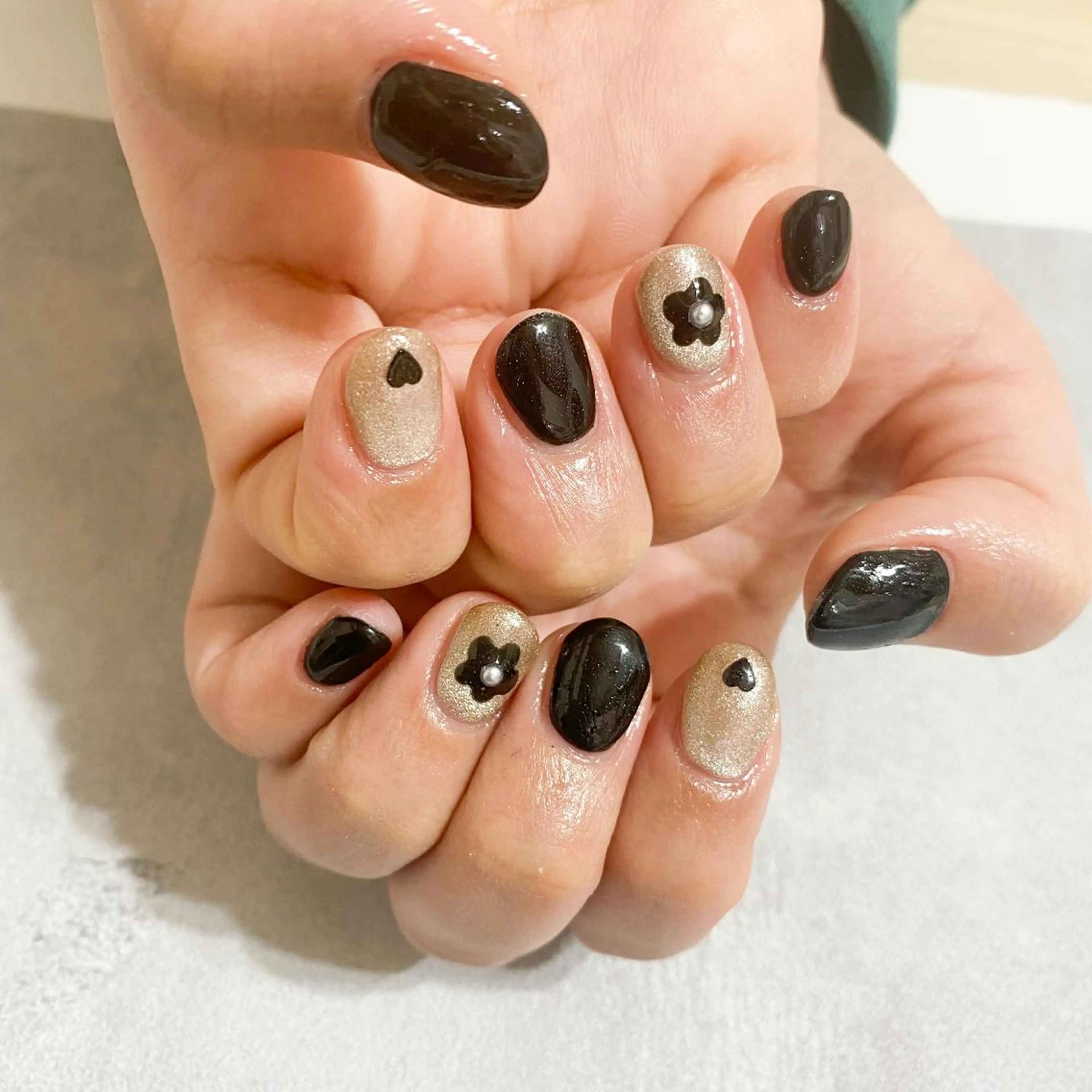 ネイル ハンドネイル ゴテゴテ💙ワンホン リオナのネイルデザイン