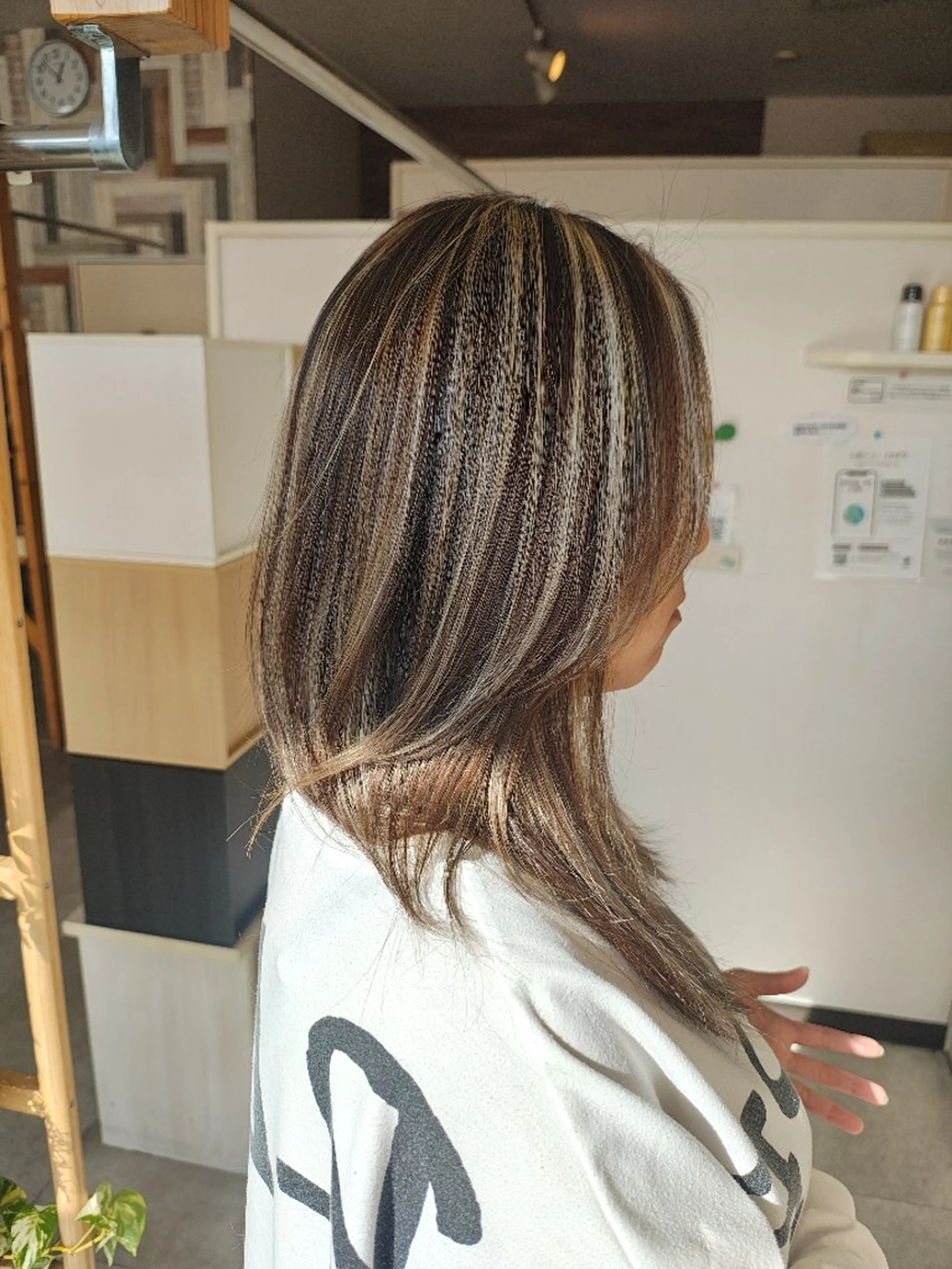 カラー セミロング ハイライトカラー ハイライト コウスケ rebornのヘアスタイル