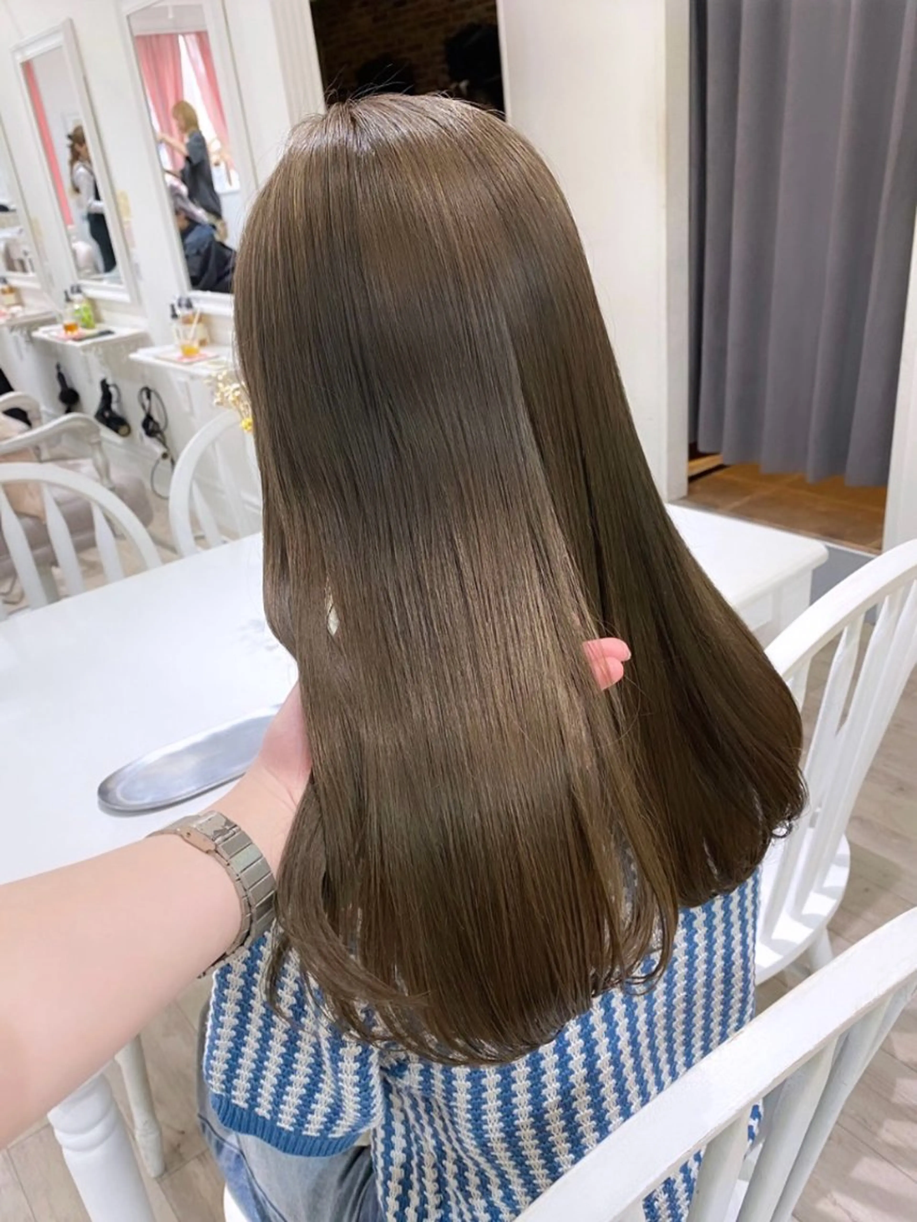 ロング カラー ベージュカラー ブリーチ ブリーチなしカラー オリーブベージュ カット ヘアカラー 暖色カラー✨️ 門内 梨真のヘアスタイル
