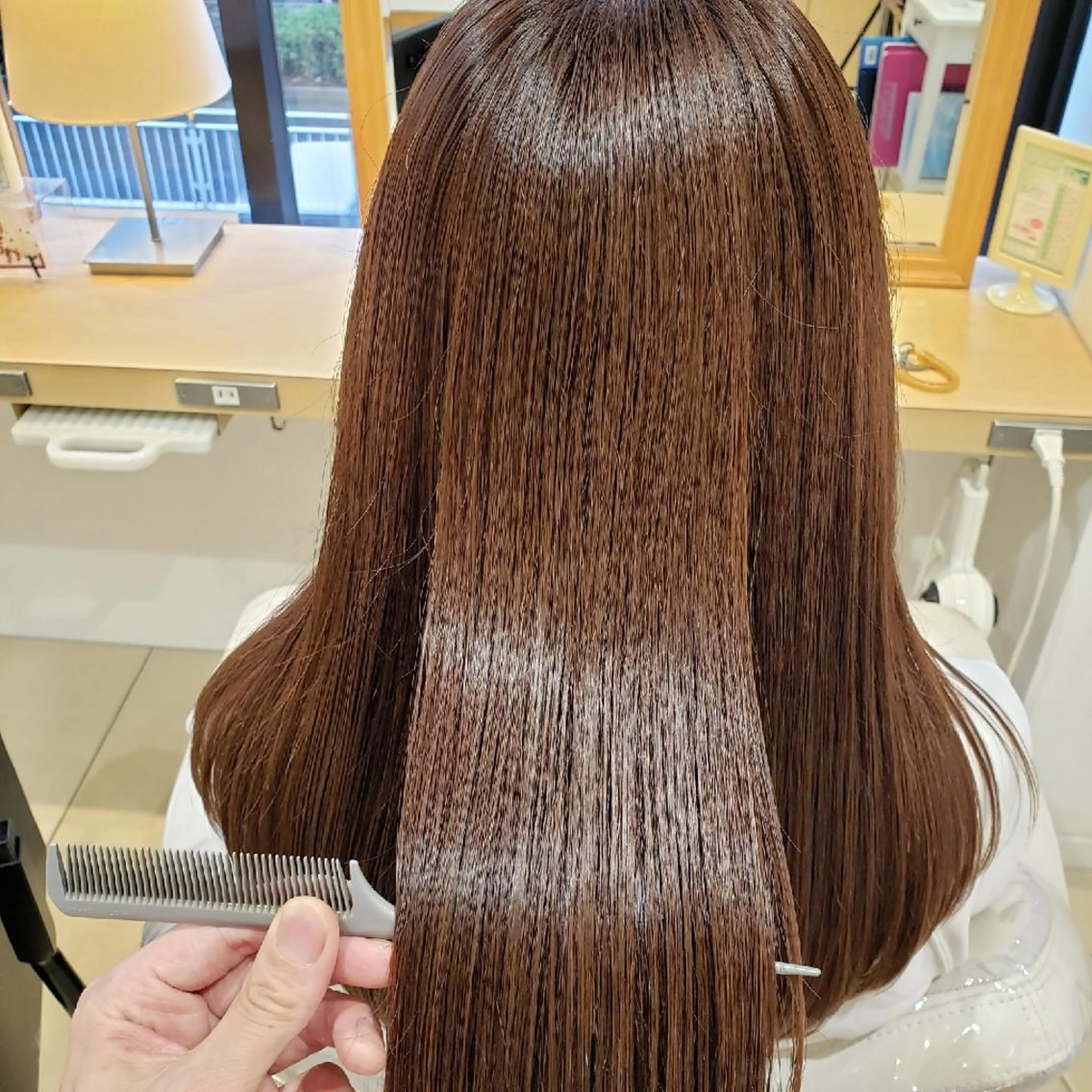 セミロング パーマ カット 縮毛矯正 トリートメント 美髪⭐︎髪質改善 井上　康司のヘアスタイル