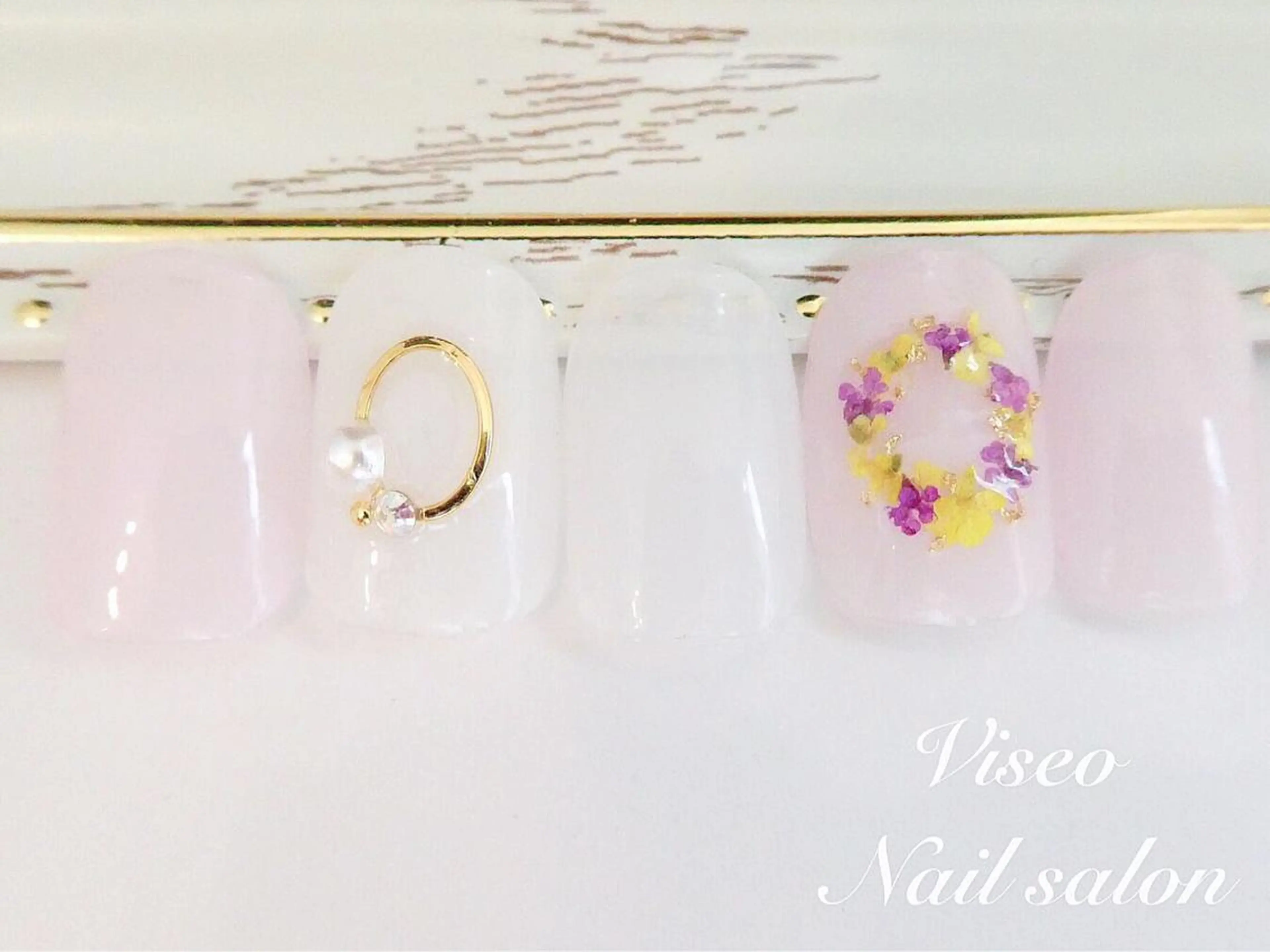 ネイル フラワーネイル Viseo《6週間 長持ちパラジェル》のネイルデザイン