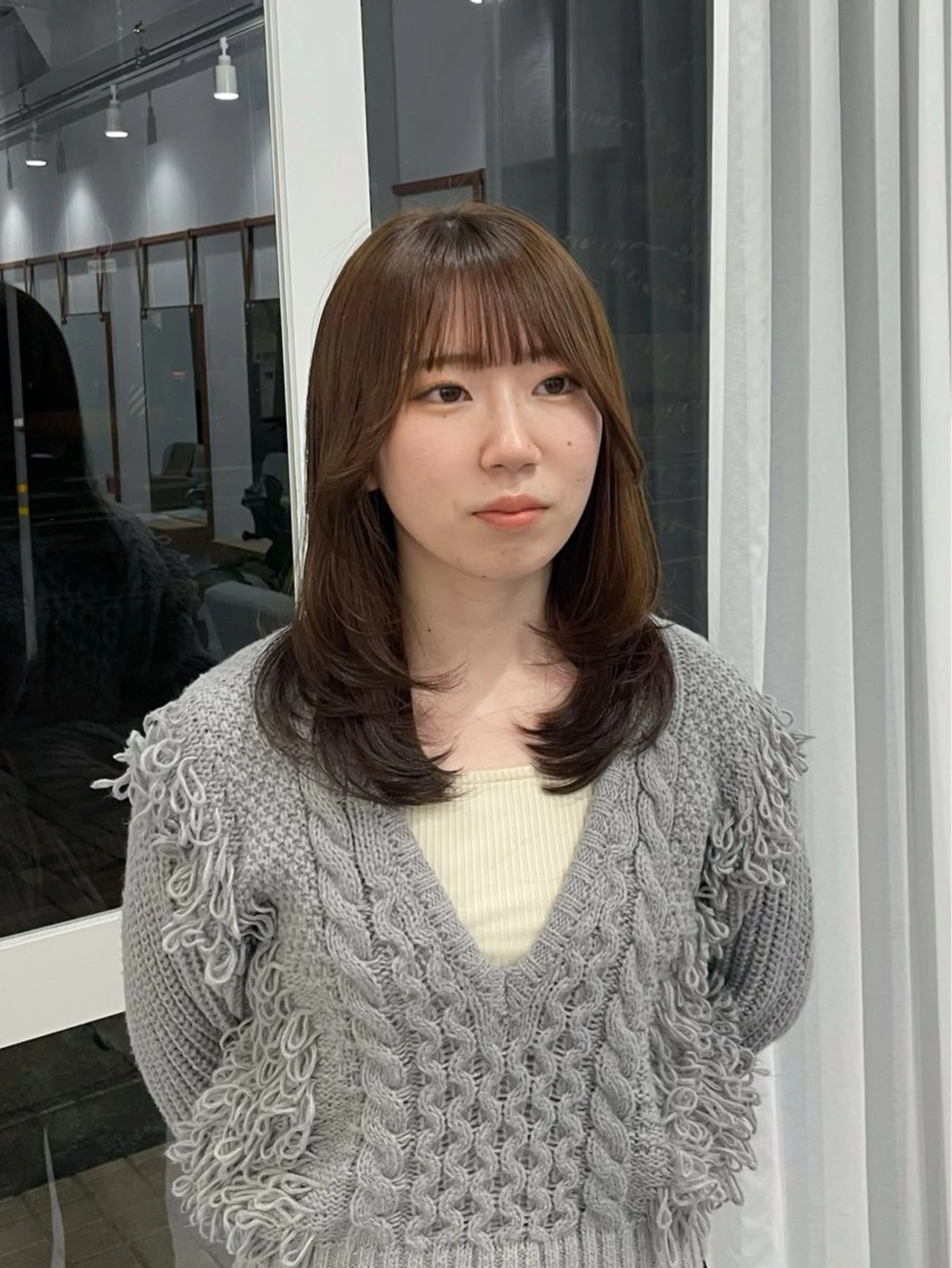 ミディアム 韓国ヘア/透明感カラ ー/メンズレディースのヘアスタイル