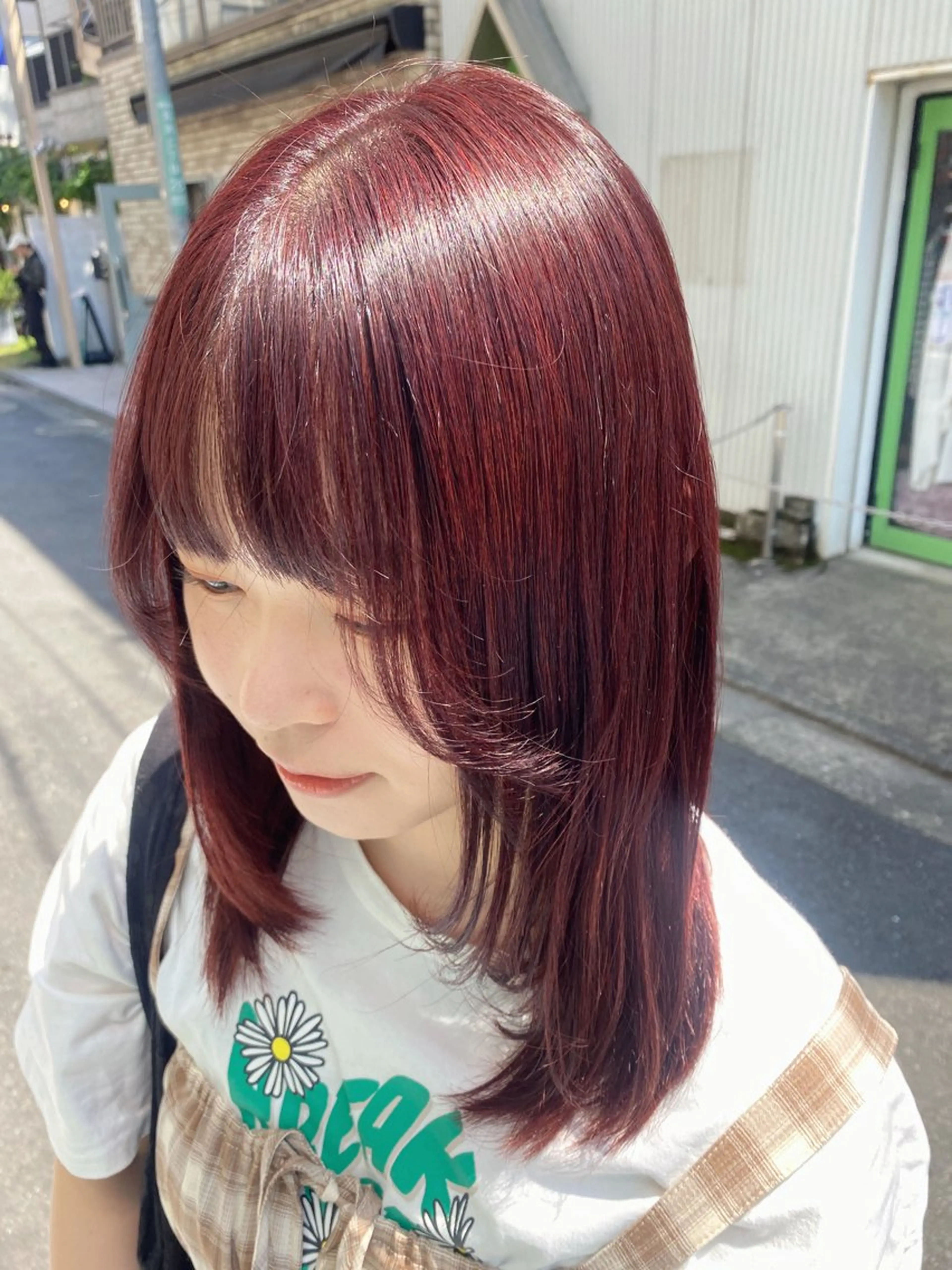 ミディアム カラー ブリーチ ダブルカラー ブリーチなしカラー レッドカラー カット ヘアカラー トリートメント 長妻莉央/縮毛矯正 髪質改善カラーのヘアスタイル