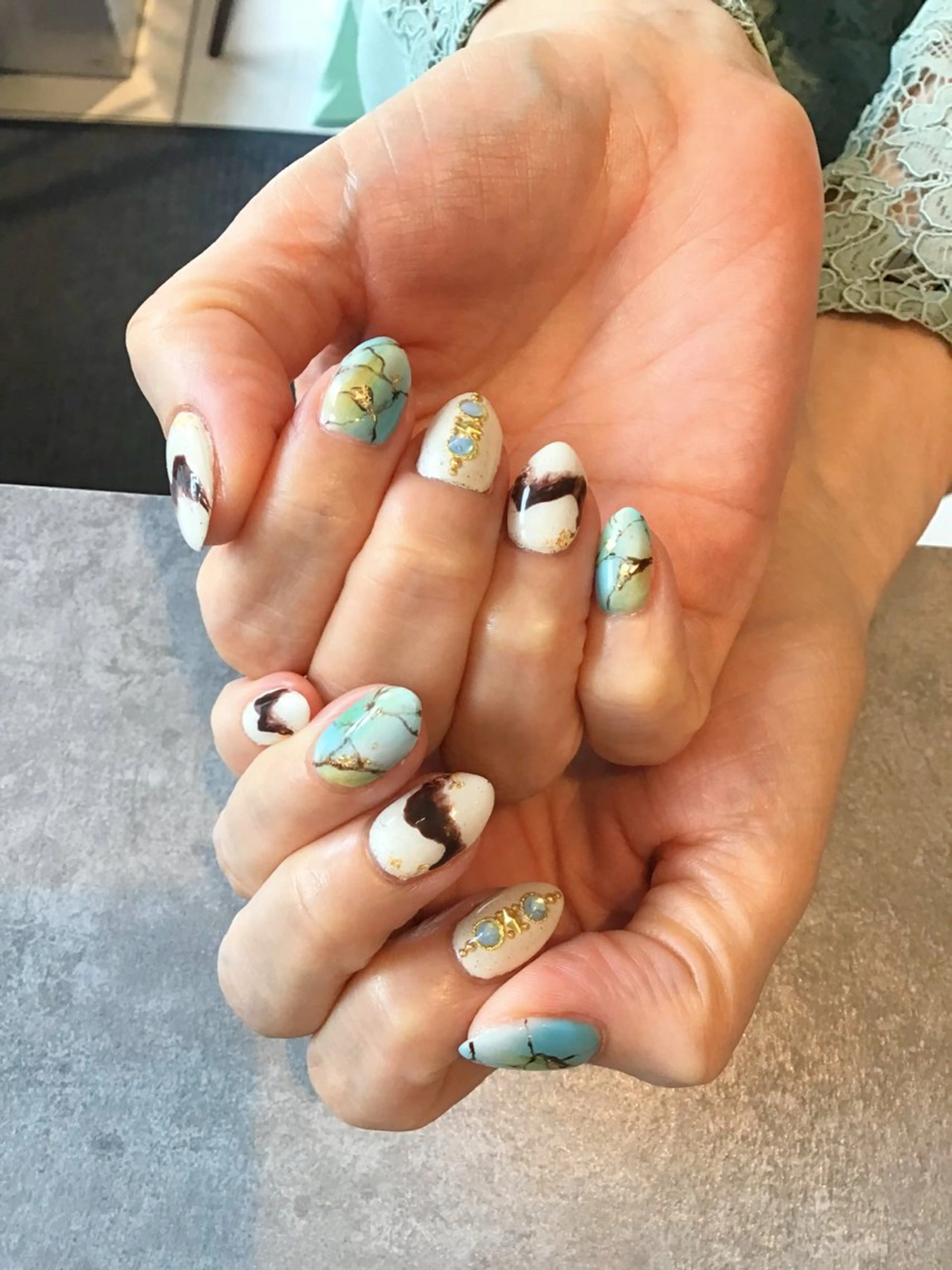 ネイル 持ち込み Nest 岩崎のネイルデザイン