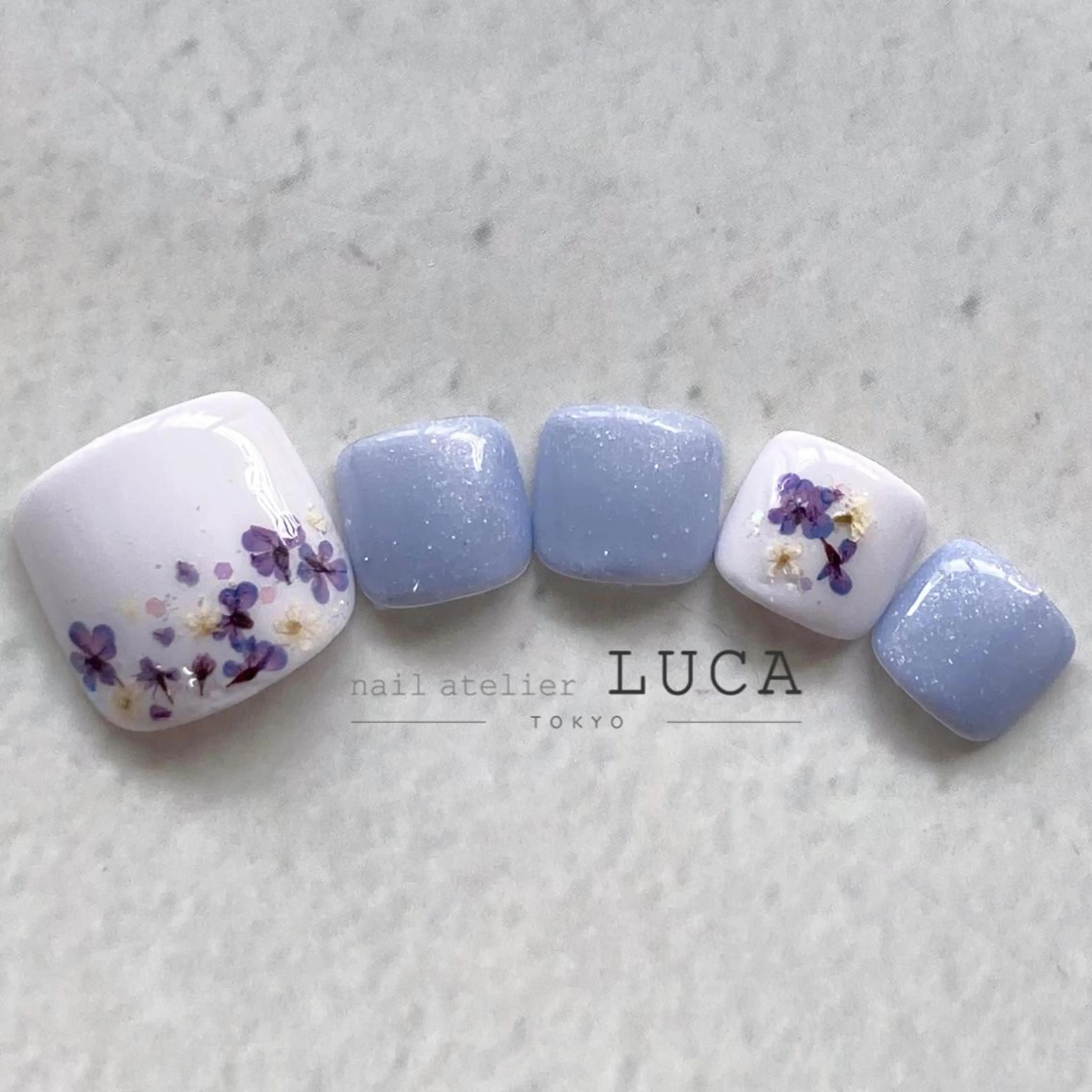 ネイル アートネイル オーロラネイル クリアネイル 長さ出し フットネイル フットネイル ネイルアトリエルカ スタッフのネイルデザイン