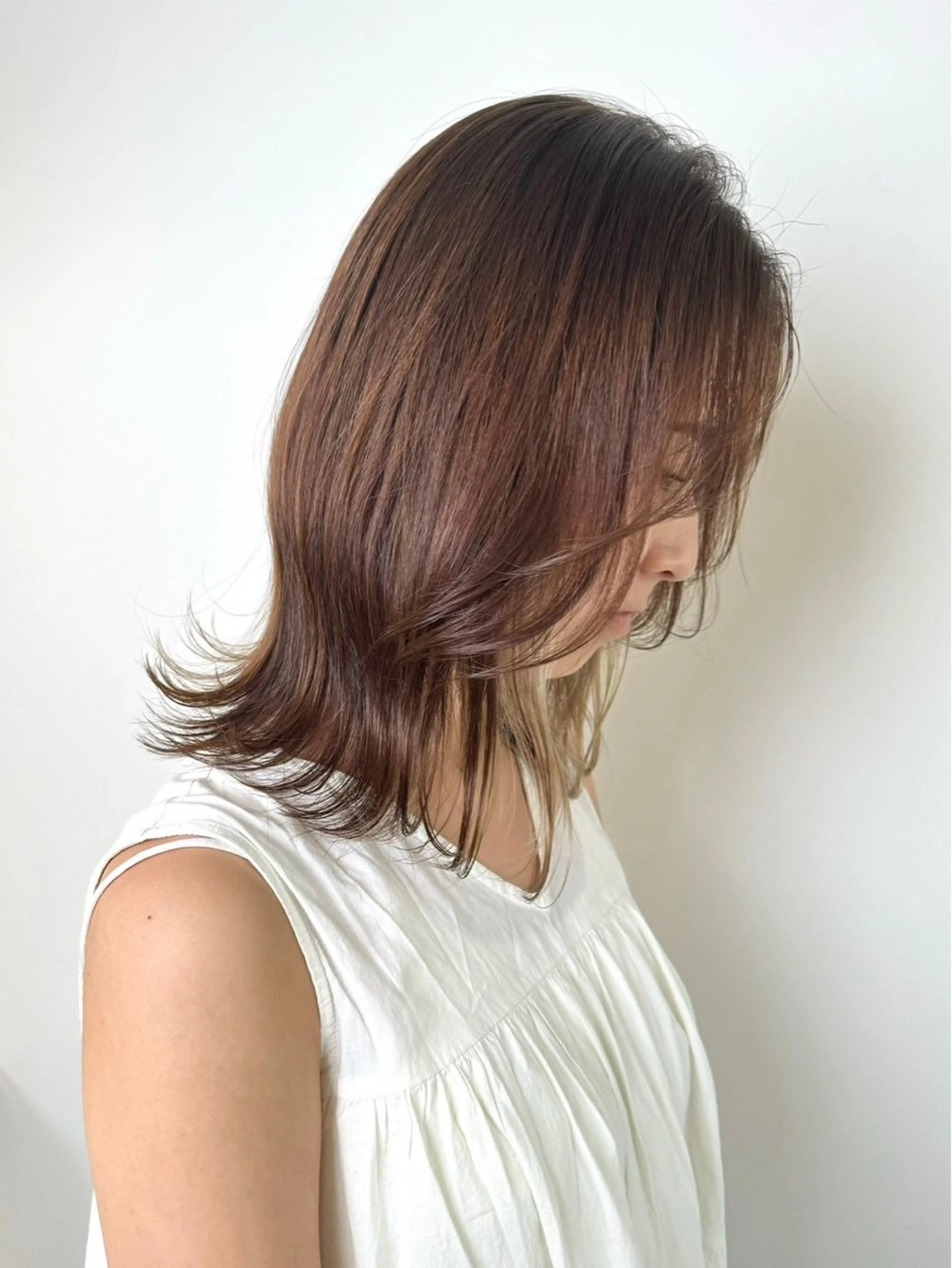 ショート カラー ベージュカラー イヤリングカラー 森山 遥葵のヘアスタイル