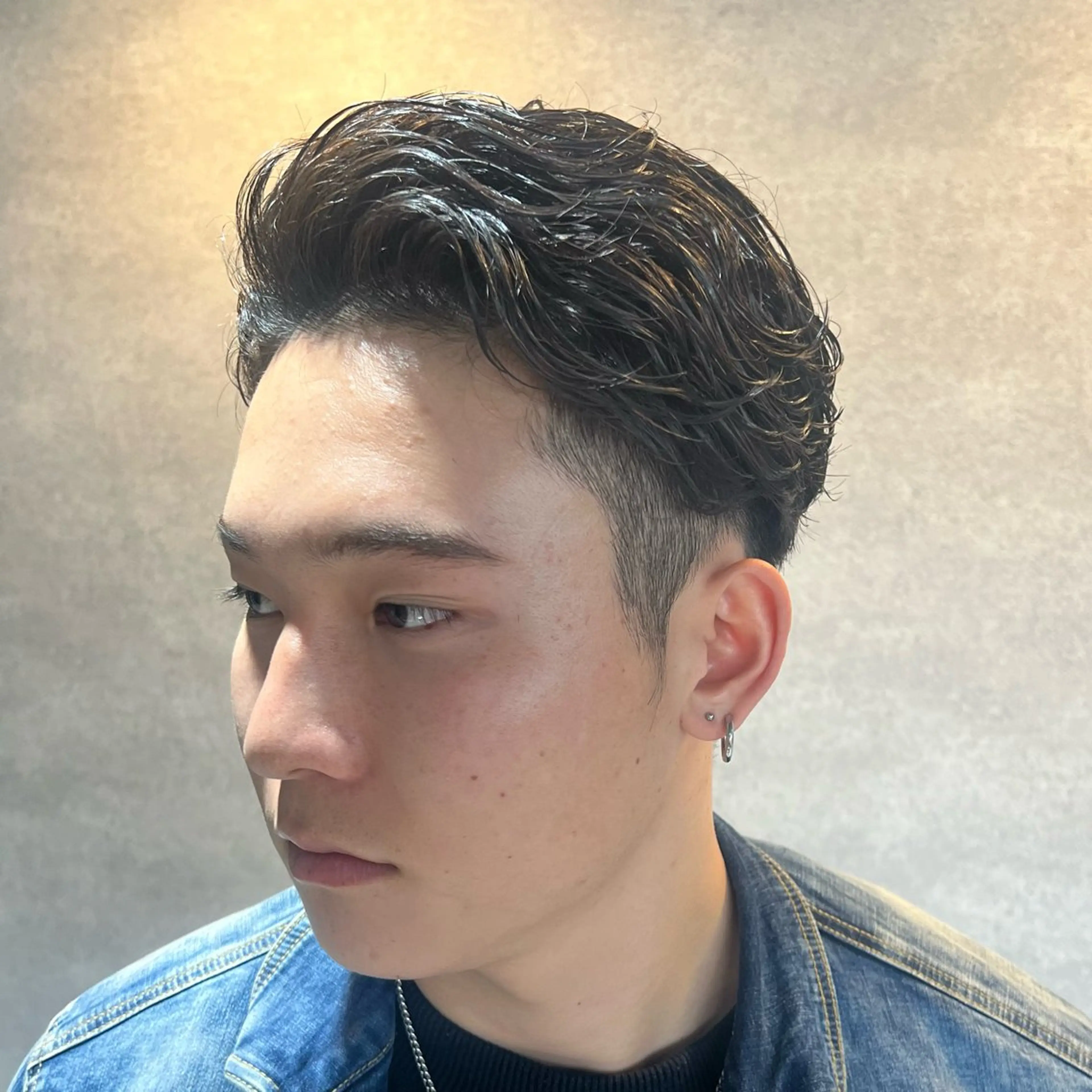 ショート カラー パーマ ヘアアレンジ メンズ センターパート メンズハイライト メンズメッシュ マッシュ メンズパーマ 仕上がり満足度No. 1🔥BLUCK🔥のヘアスタイル