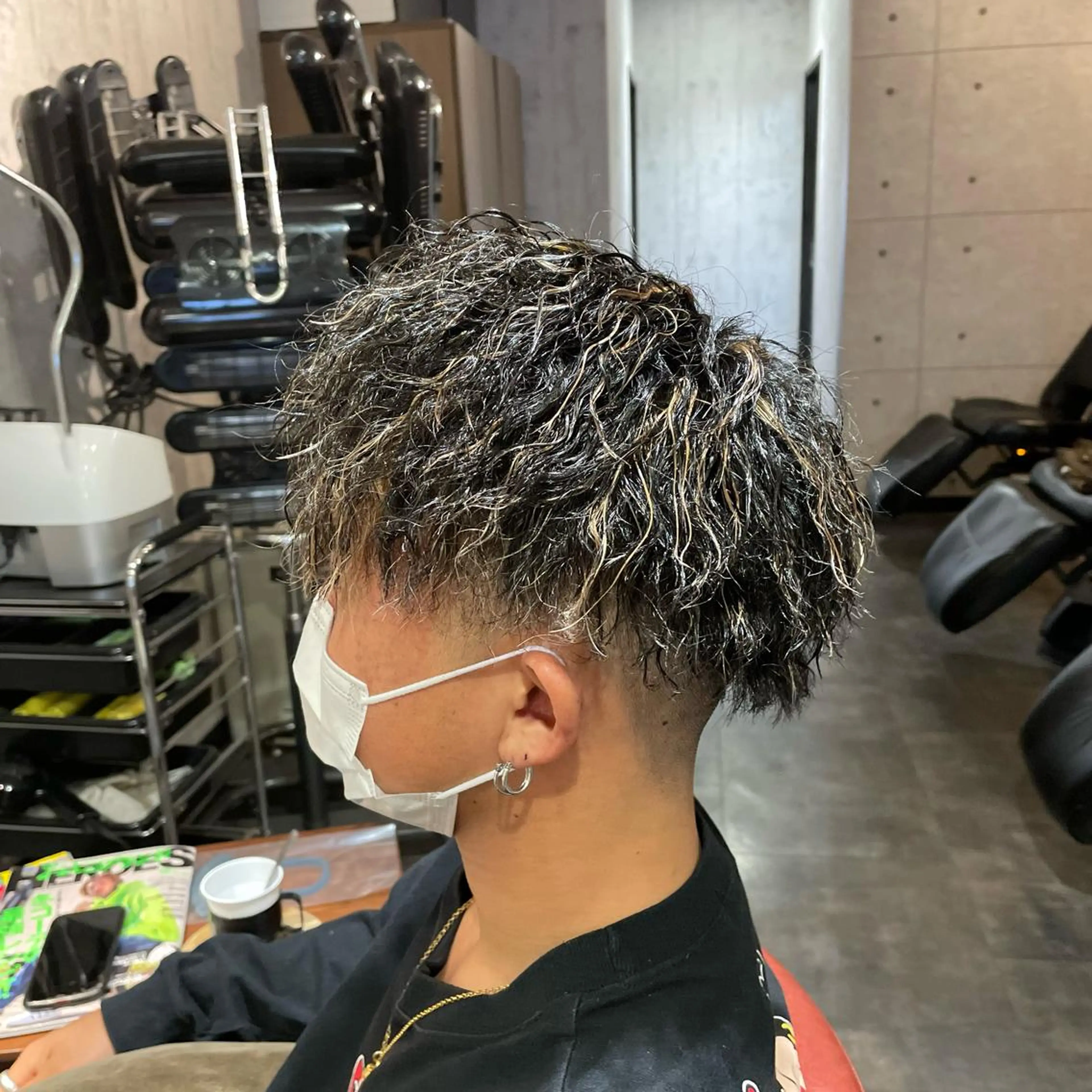 ショート カラー パーマ メンズ メンズハイライト ハイライトカラー ハイライト カット パーマ Wataru 髪質改善カラー💎のヘアスタイル