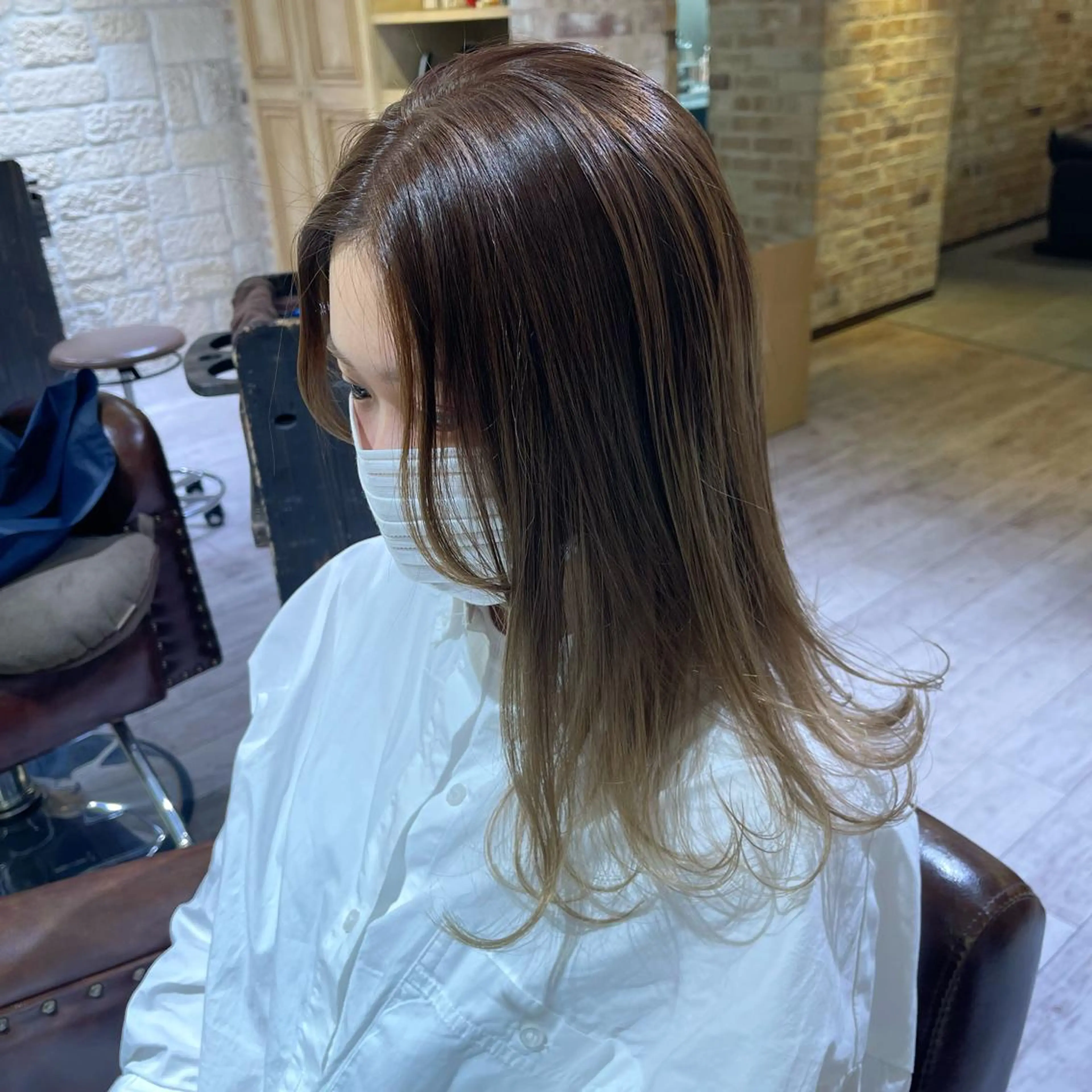 セミロング 千代 夏輝のヘアスタイル