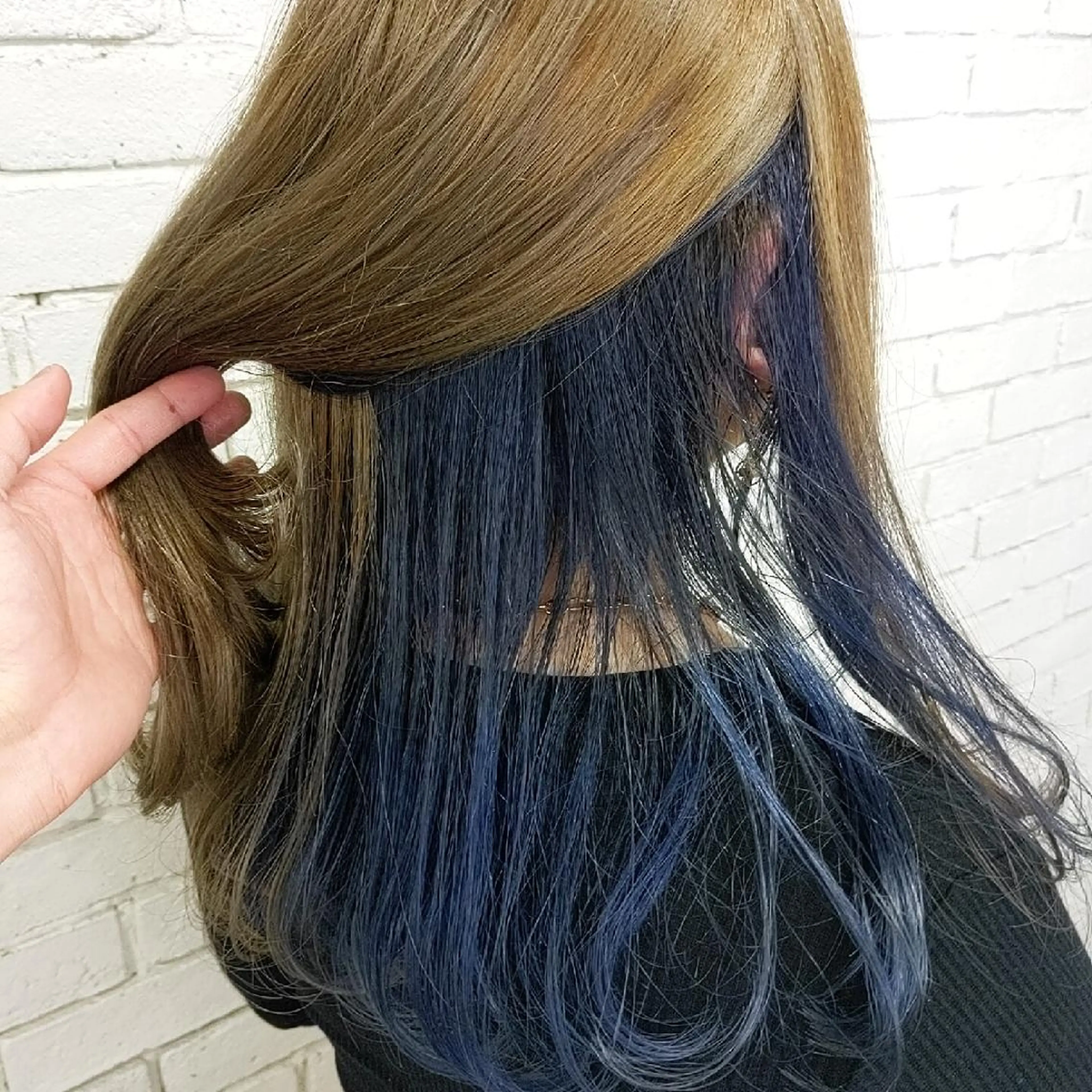 ロング カラー ベージュカラー ブルーカラー ブルージュ カット ヘアカラー トリートメント nameless髪質 改善ブリーチ心斎橋のヘアスタイル