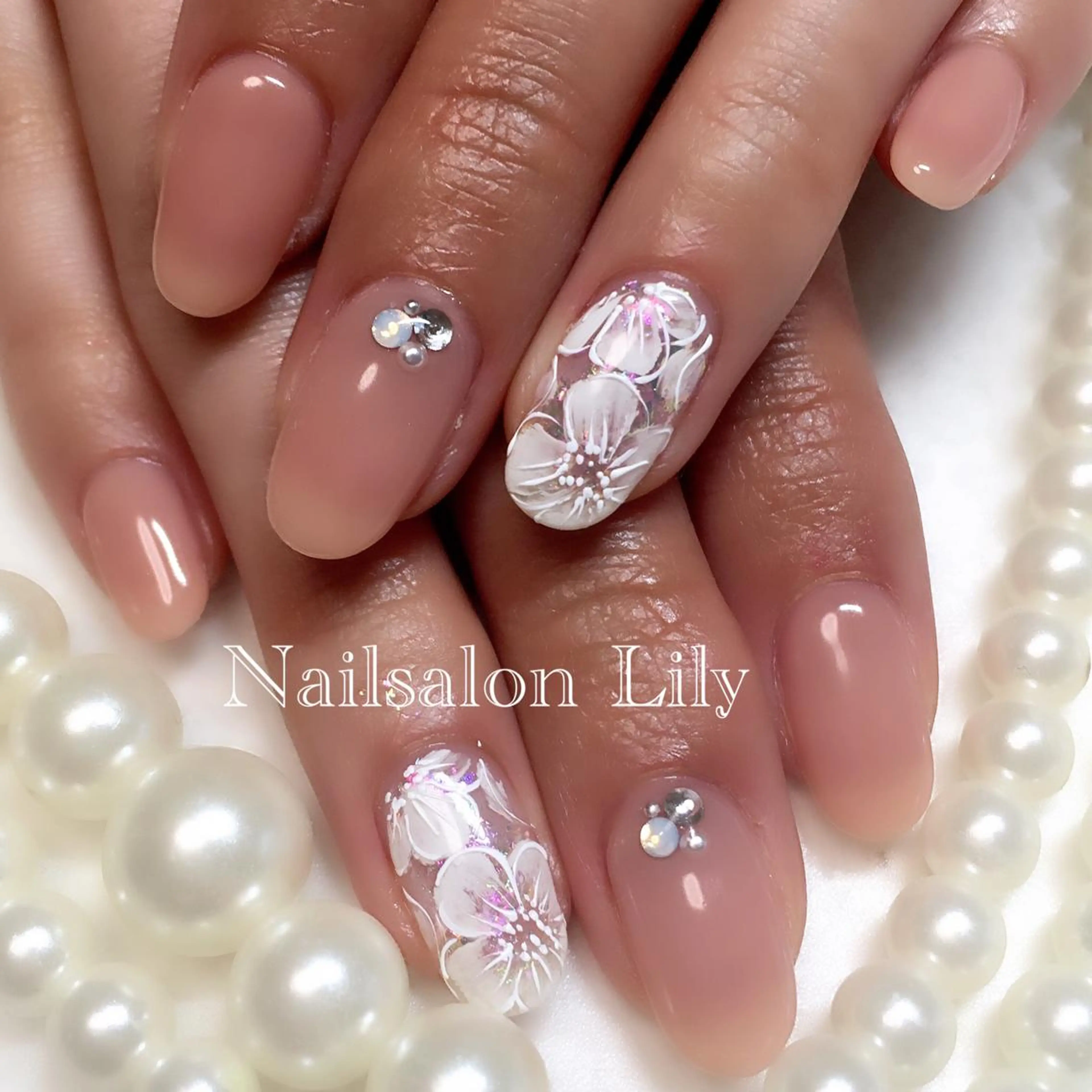 ネイル フラワーネイル Lily*nail 🌻Mii🌻のネイルデザイン