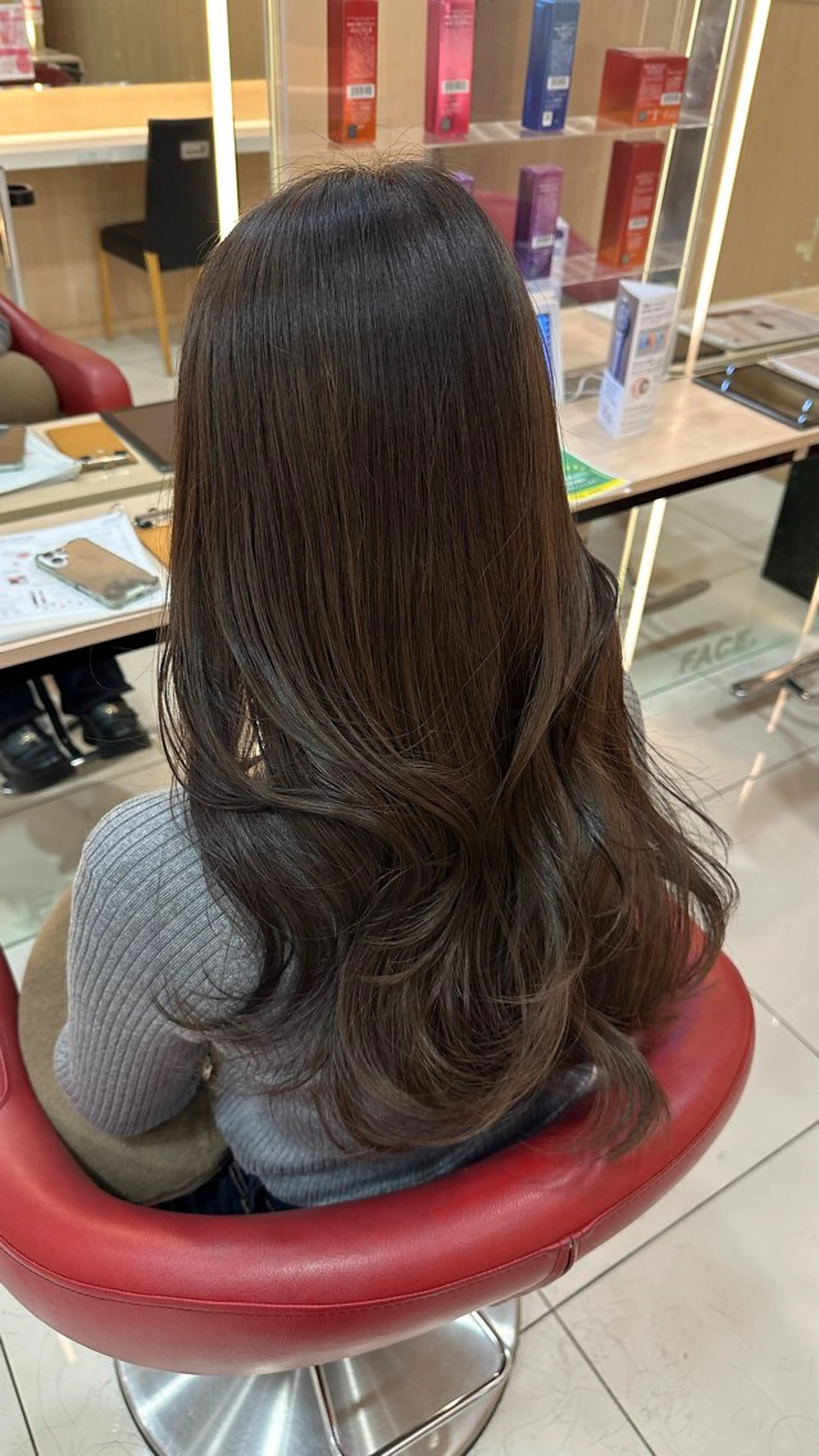 ロング カラー アディクシーカラー グレージュ シルバー カット ヘアカラー トリートメント 透明感オリーブ🫒 ×レイヤーMIKUのヘアスタイル