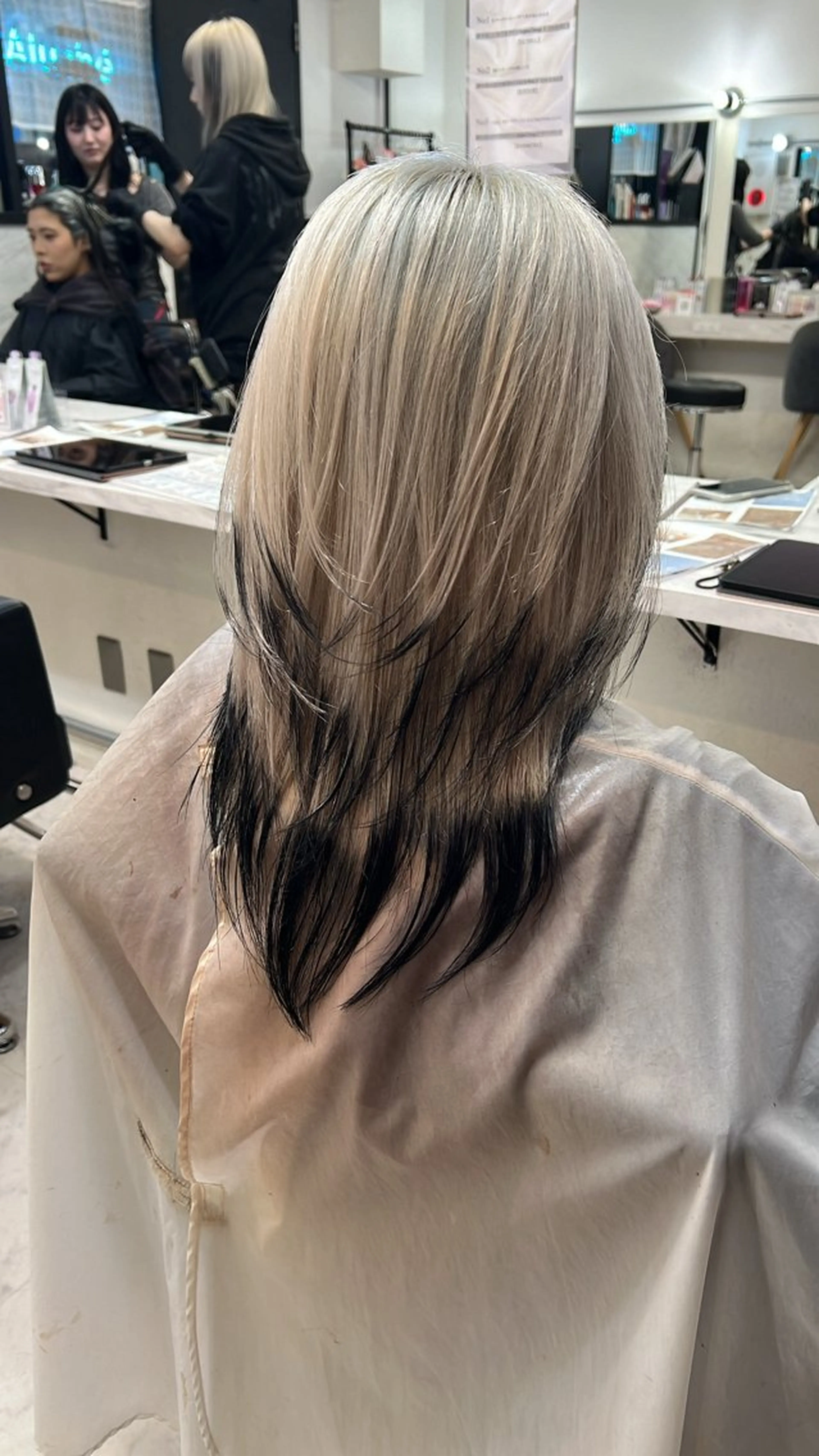 ミディアム カラー ブリーチ デザインカラー カット ヘアカラー トリートメント ✨髪質改善✖︎顔周り レイヤー✨ナカムラのヘアスタイル