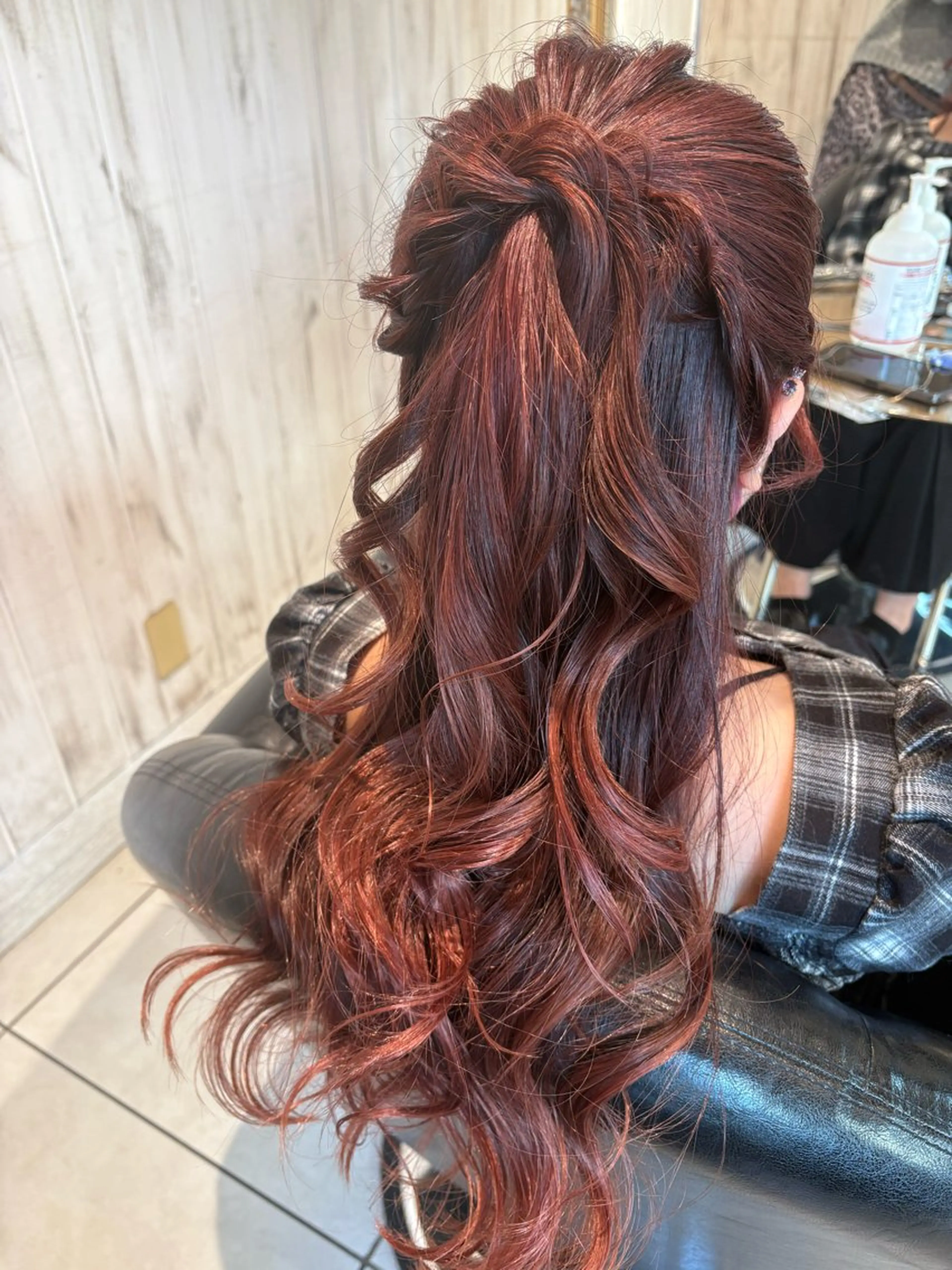 ロング カラー ヘアアレンジ 鶴谷 麻衣のヘアスタイル