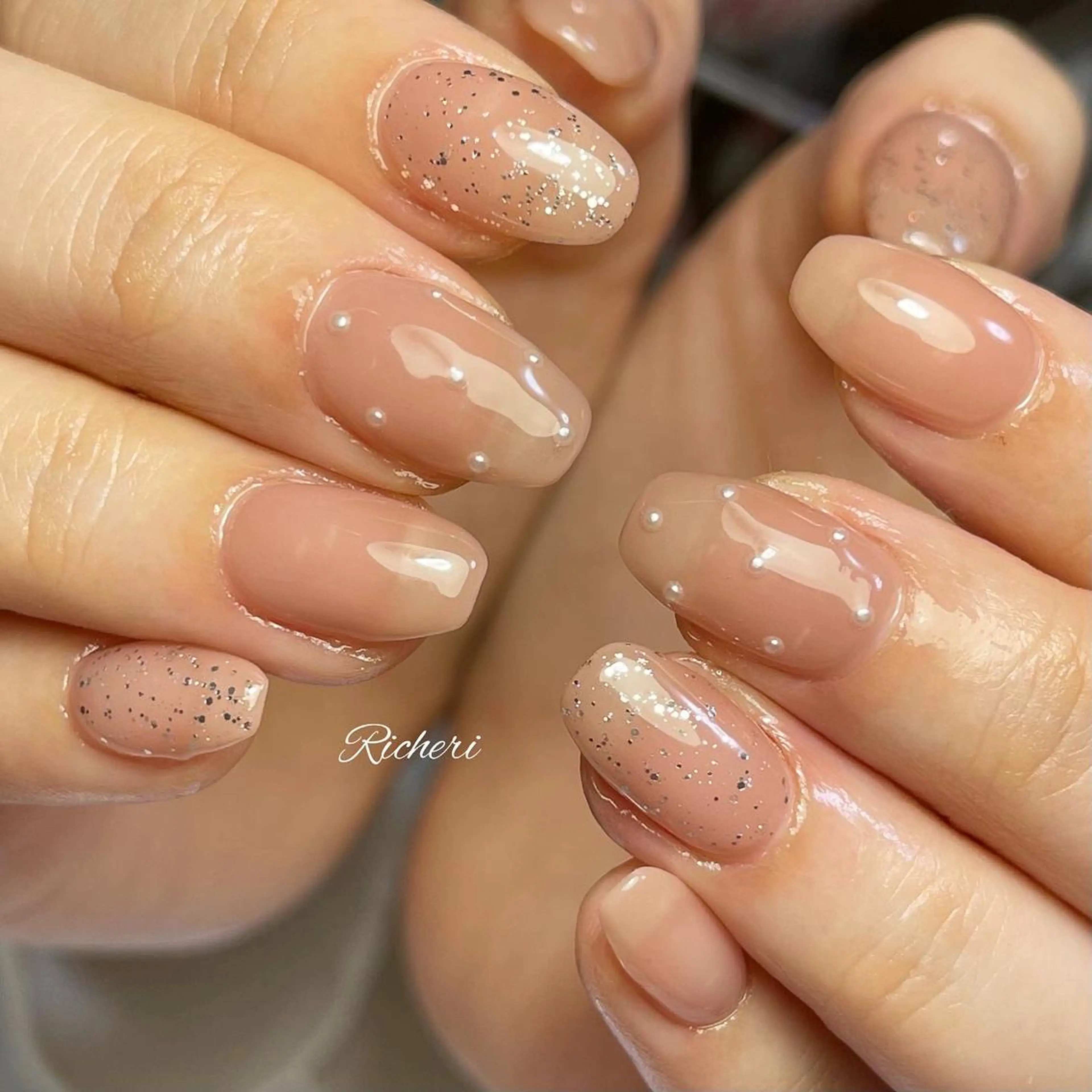 ミディアム ネイル 韓国風ヘア アートネイル フラワーネイル フットネイル ジェルネイル richeri beautyのエステ・リラクイメージ
