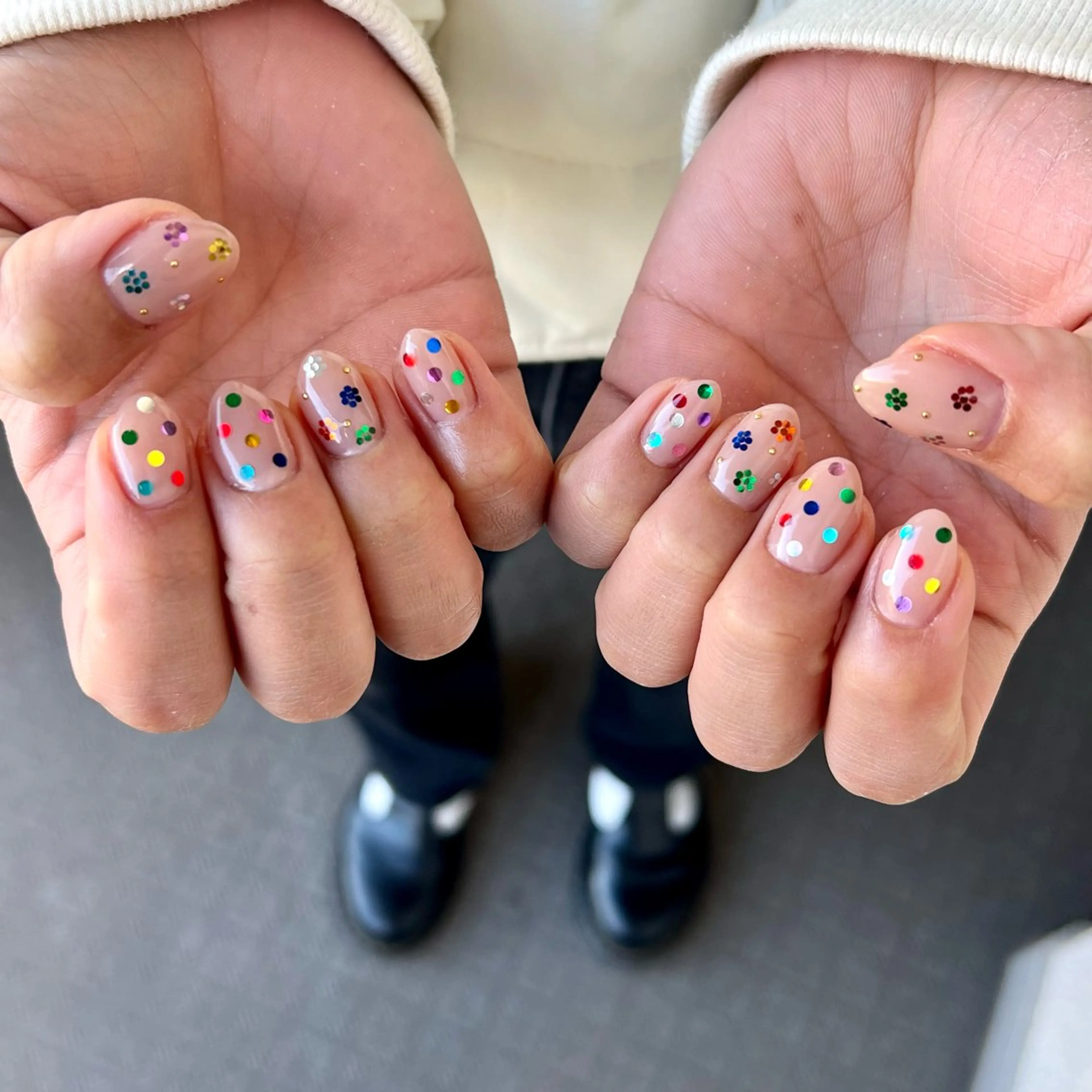 ネイル クリアネイル ドット ホログラムネイル ハンドネイル 《カメレオン》 西田美輝のヘアスタイル