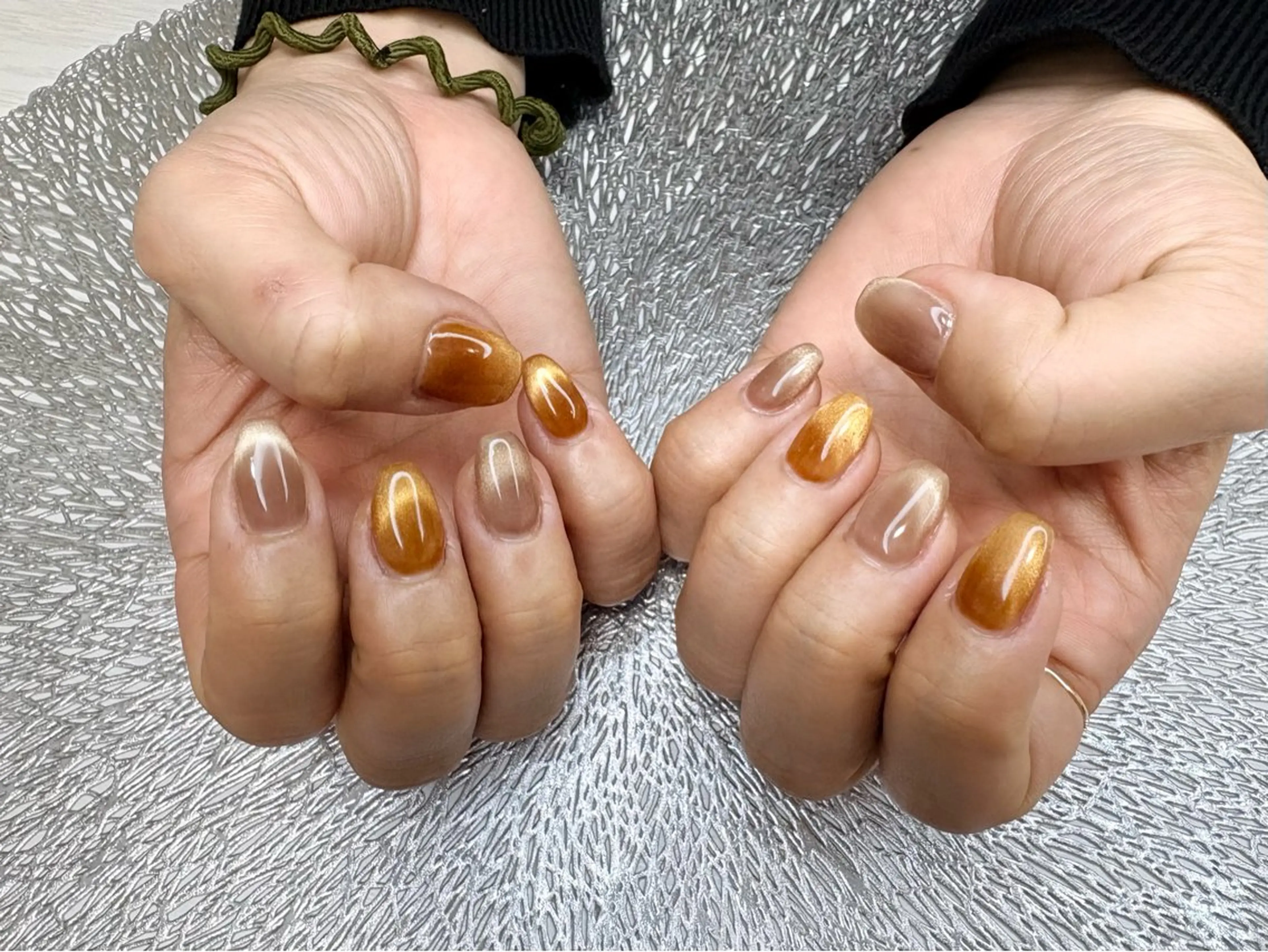 ネイル フットネイル ジェルネイル ラメ(グリッター) マグネットネイル 持ち込み ハンドネイル ハンドケア ♡Bivi♡自爪に 優しいネイルサロンのネイルデザイン
