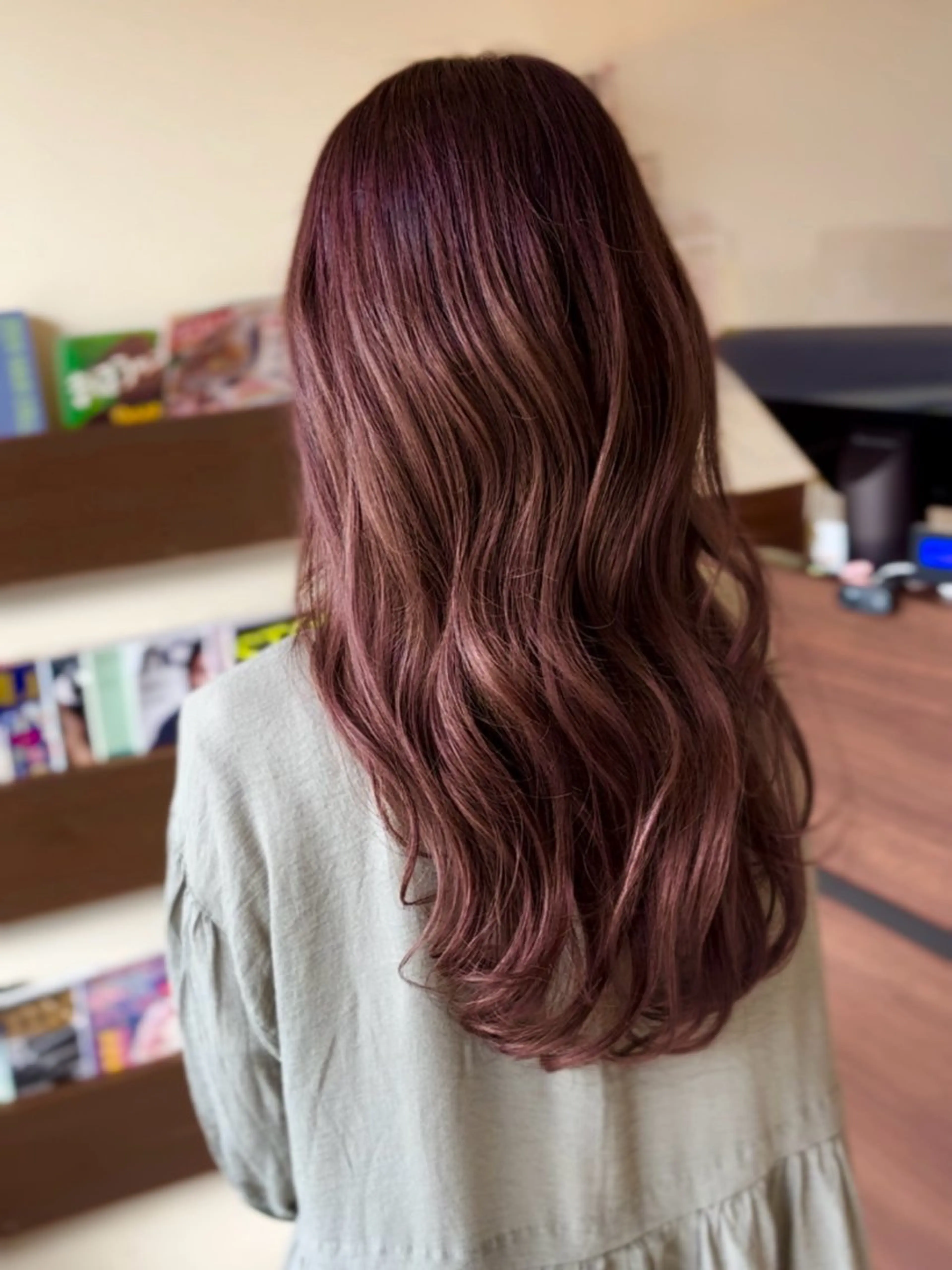 ロング カラー ブリーチ ブラウンカラー グラデーションカラー ピンクカラー ピンクブラウン カット ヘアカラー 小野 友暉のヘアスタイル