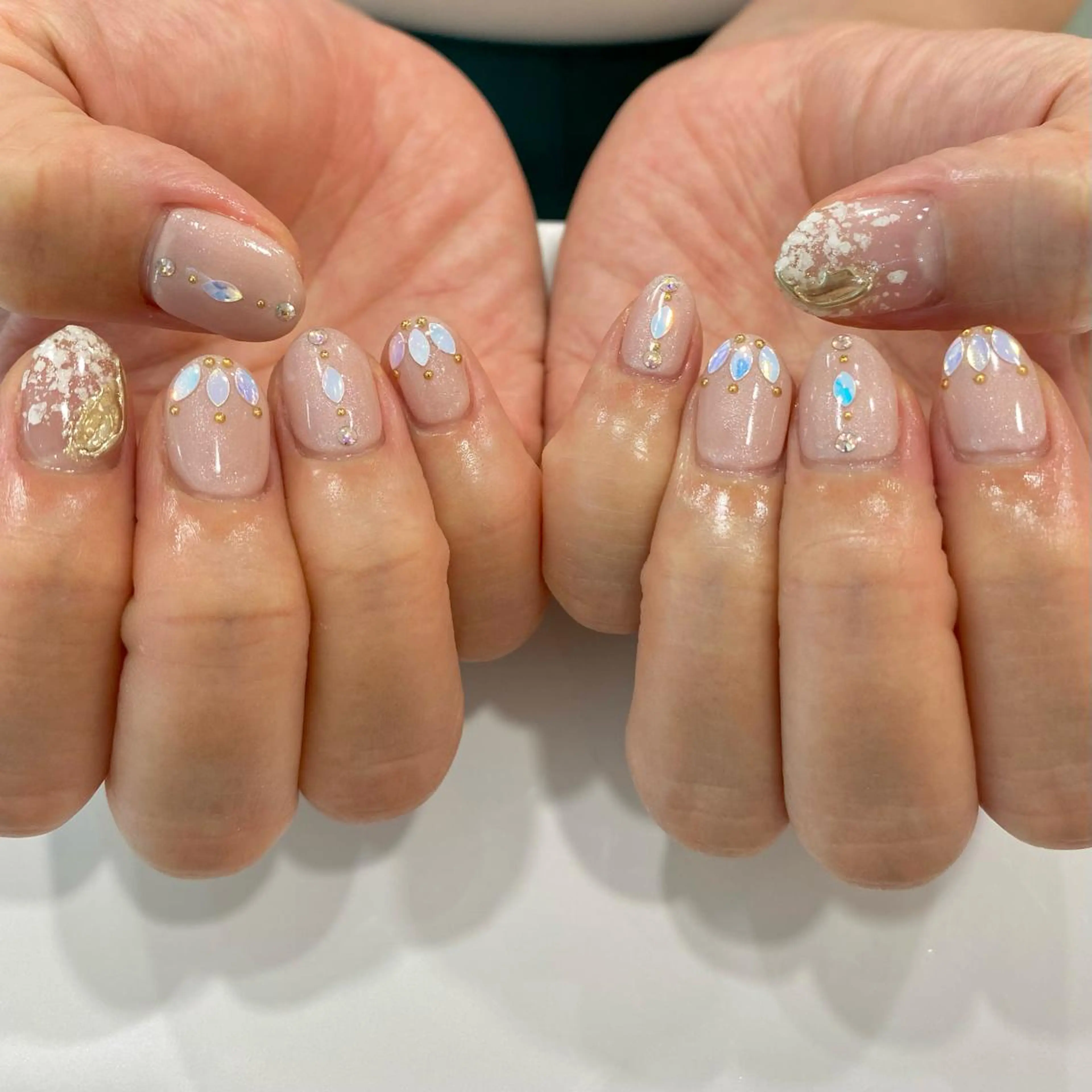 ネイル ホログラムネイル 安藤 彩乃のネイルデザイン