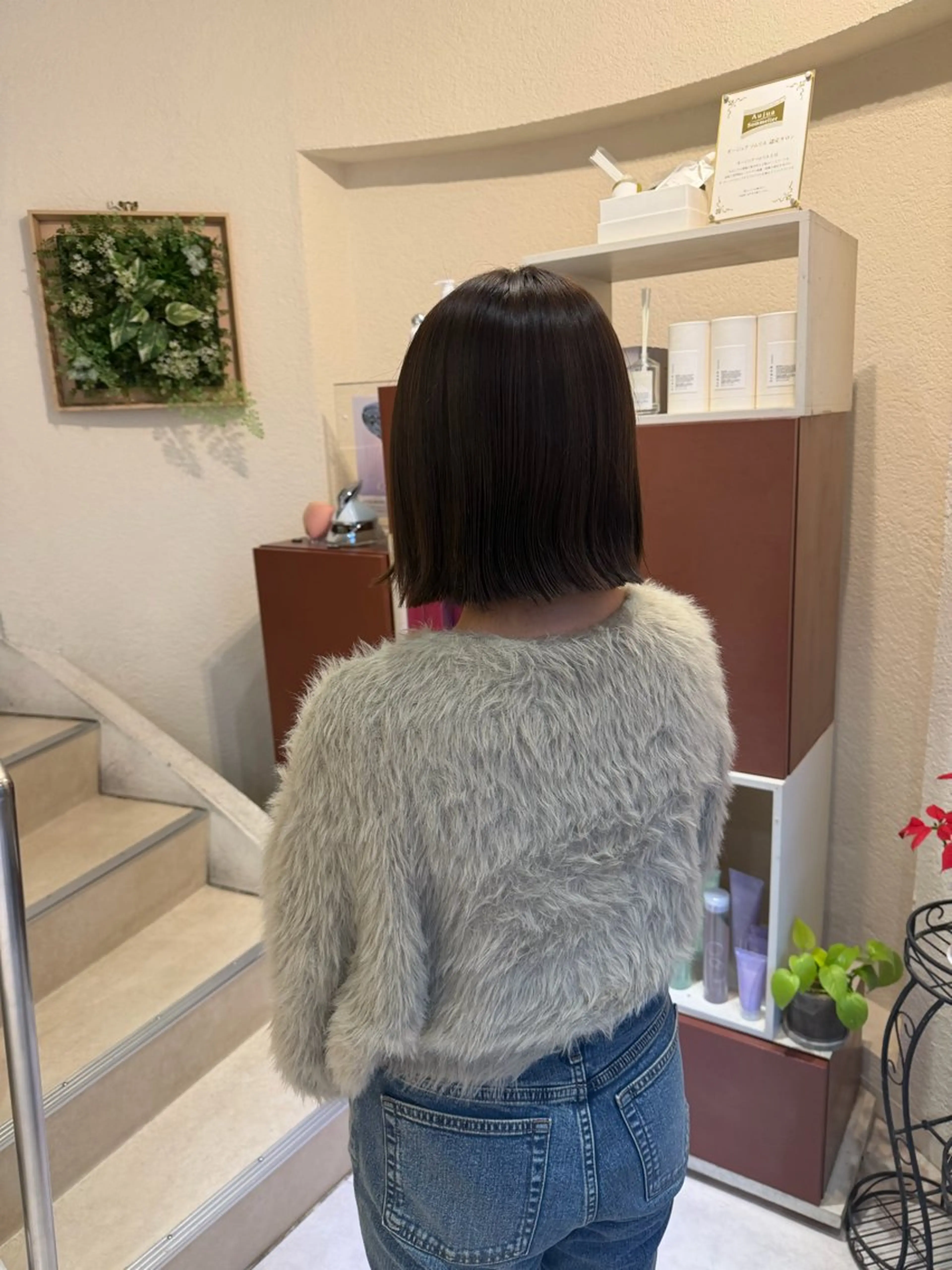 ミディアム ボブ 外ハネヘア カット トリートメント 吉川沙知 /ナチュラルカラーのヘアスタイル