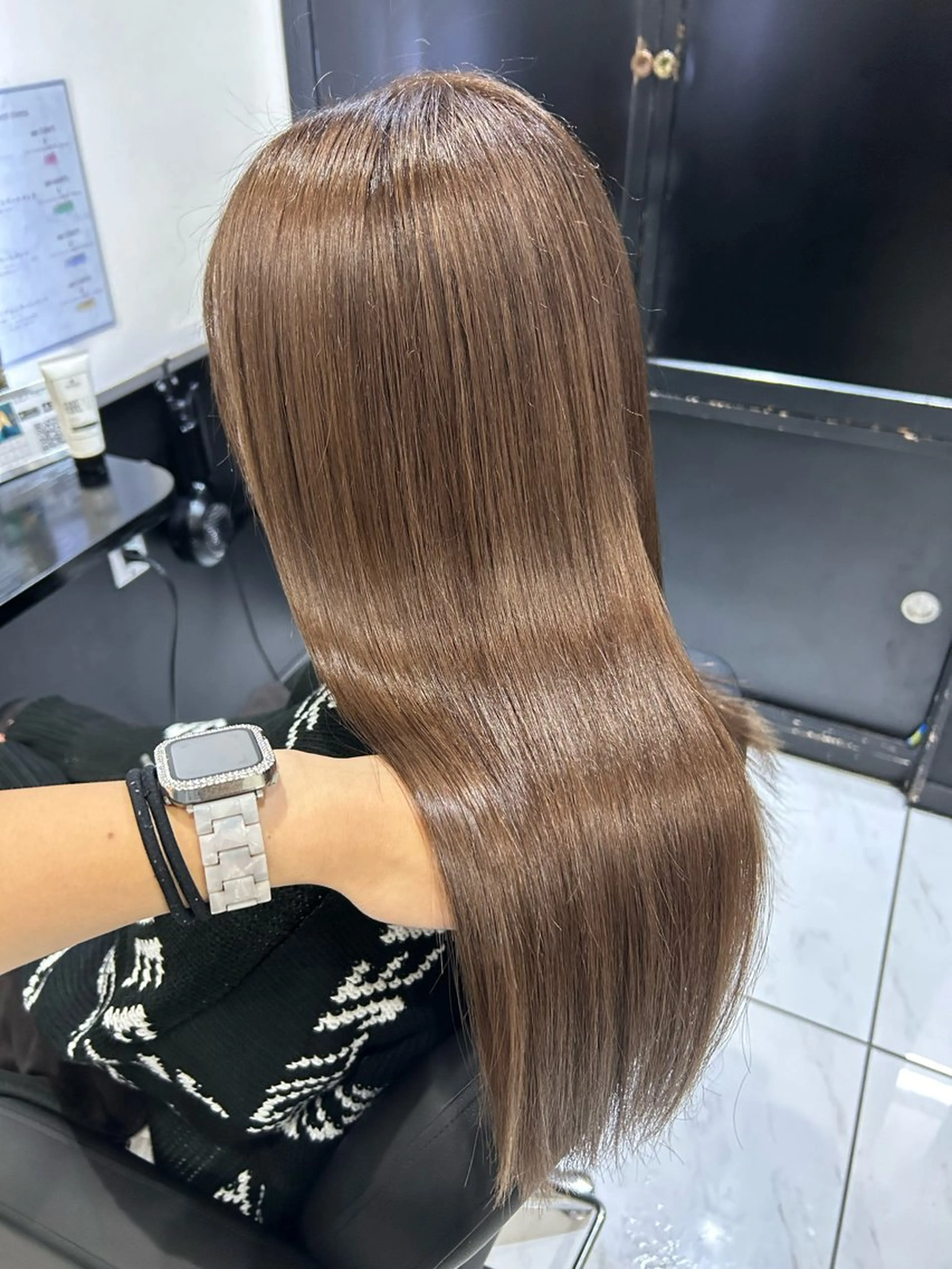 セミロング ミルクティーブラウン ヘアカラー トリートメント エクステ HIYORI🌺 /ジェルムのヘアスタイル