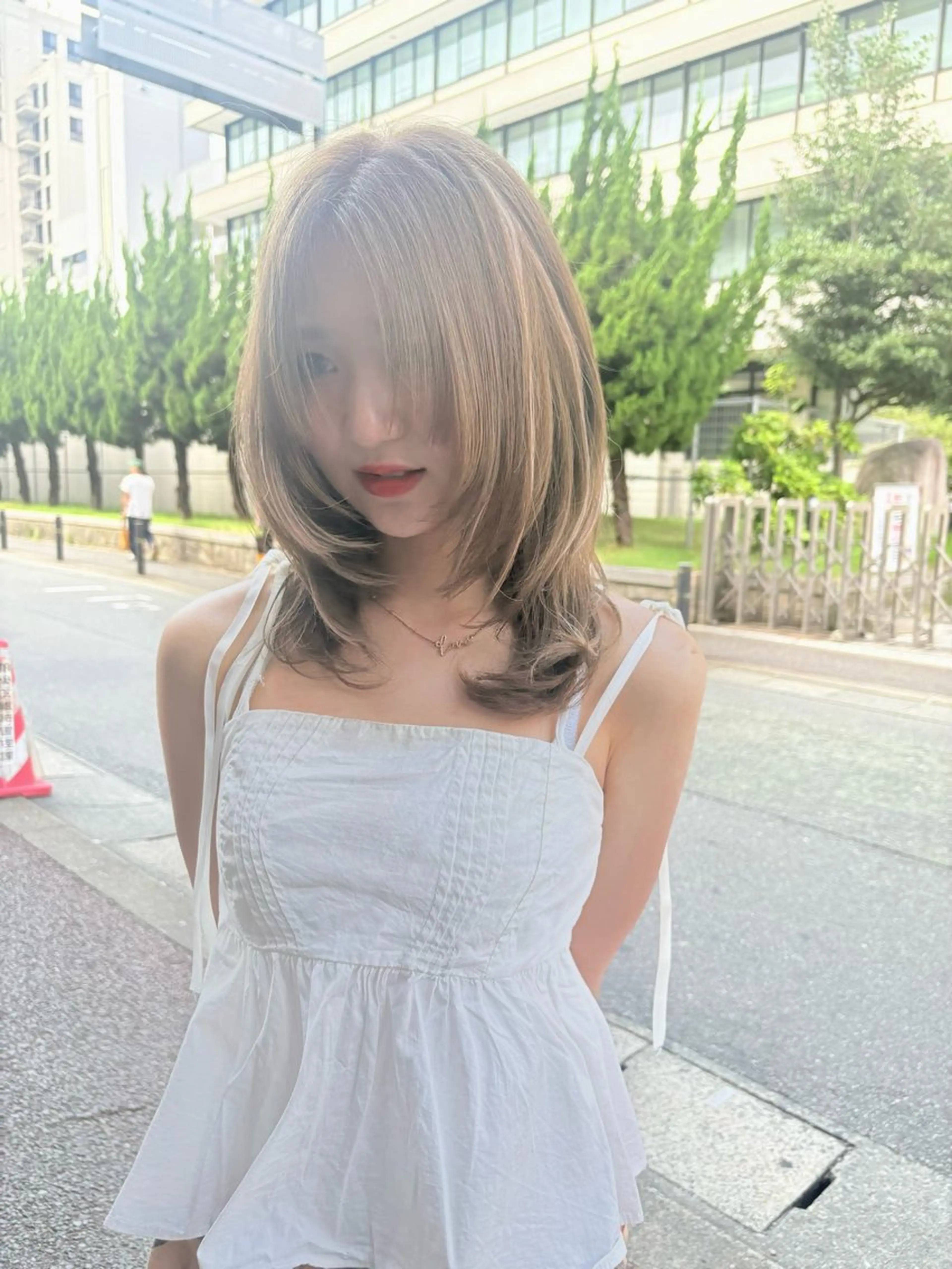 ミディアム ヘアカラー ユナ/ダブルカラー ベージュ ボブカットのヘアスタイル