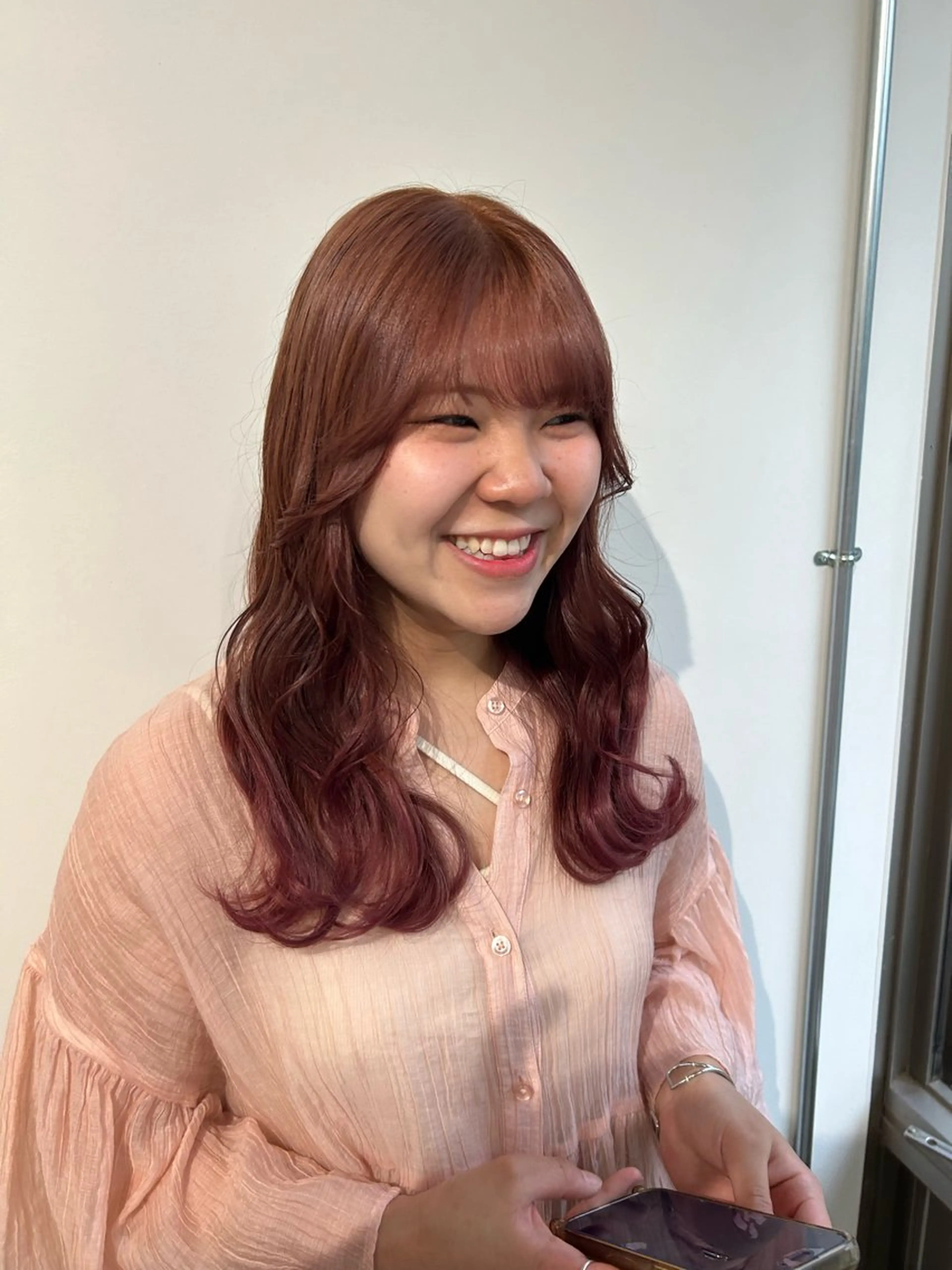 セミロング カラー ベージュ/ダブルカラ ー/新潟駅/青柳萌果のヘアスタイル